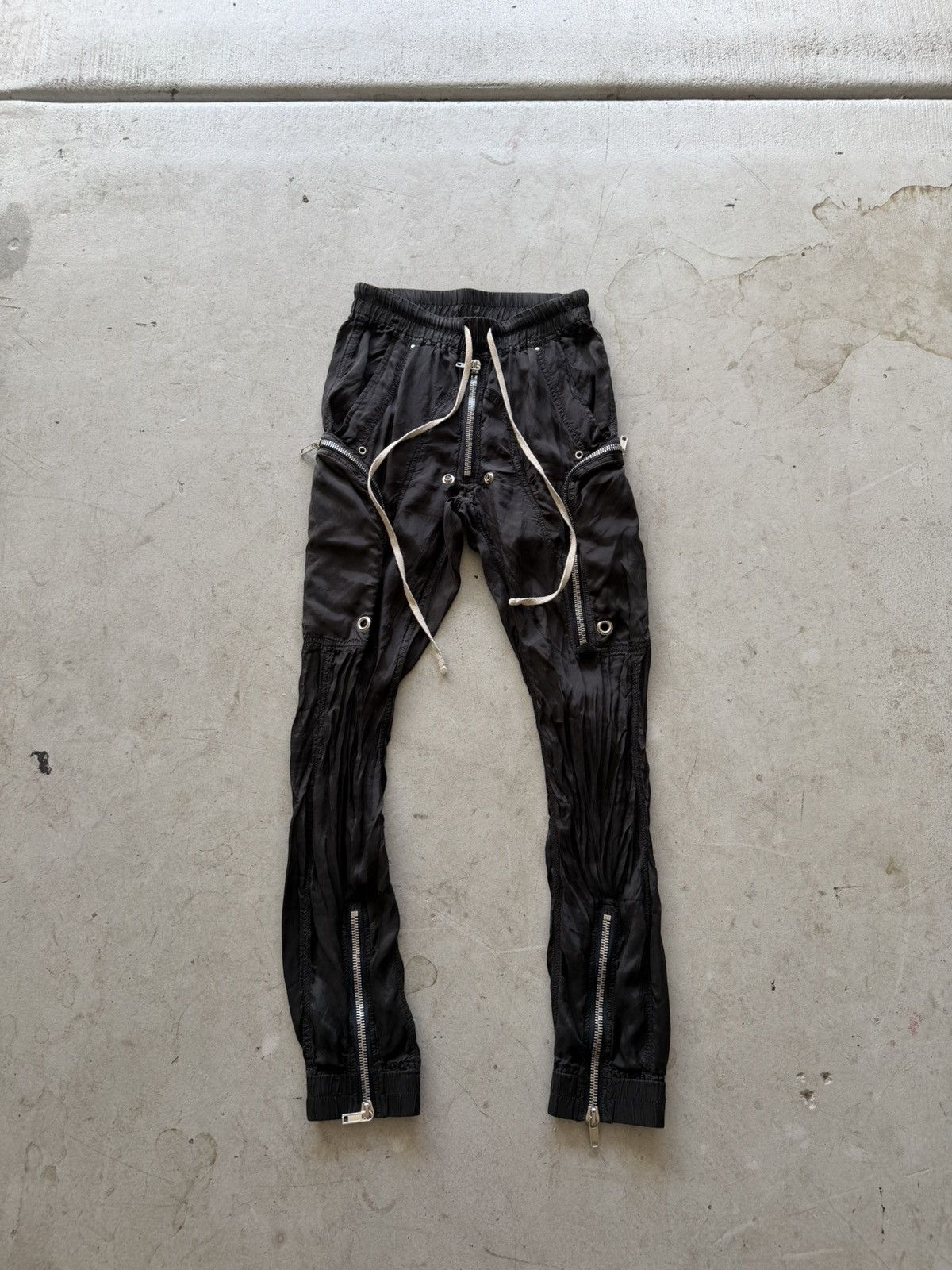 Rick Owens Rick Owens Tecuatl Bauhaus Silk Cargos Size US 26 / EU 42 - 1 Thumbnail