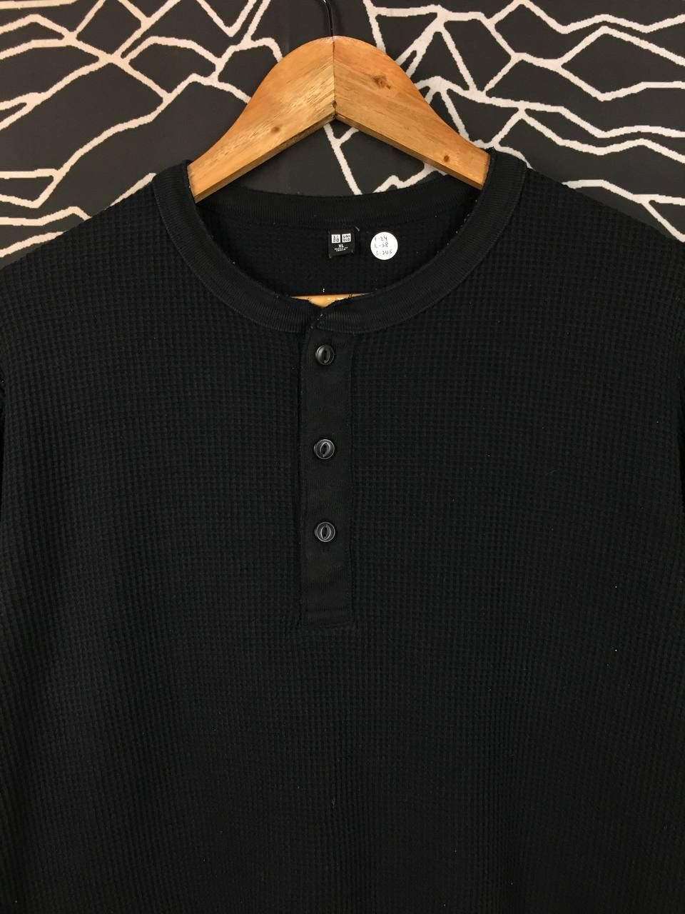 Uniqlo Uniqlo Thermal Waffle Henley Long Sleeve Tee Size XL Size US XL / EU 56 / 4 - 3 Thumbnail