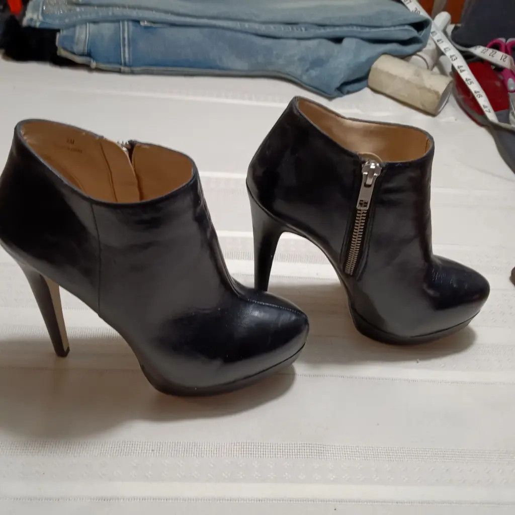 Boston Proper Boston Proper Leather Ankle Boots - Size 6 US Size US 6 / IT 36 - 1 Thumbnail