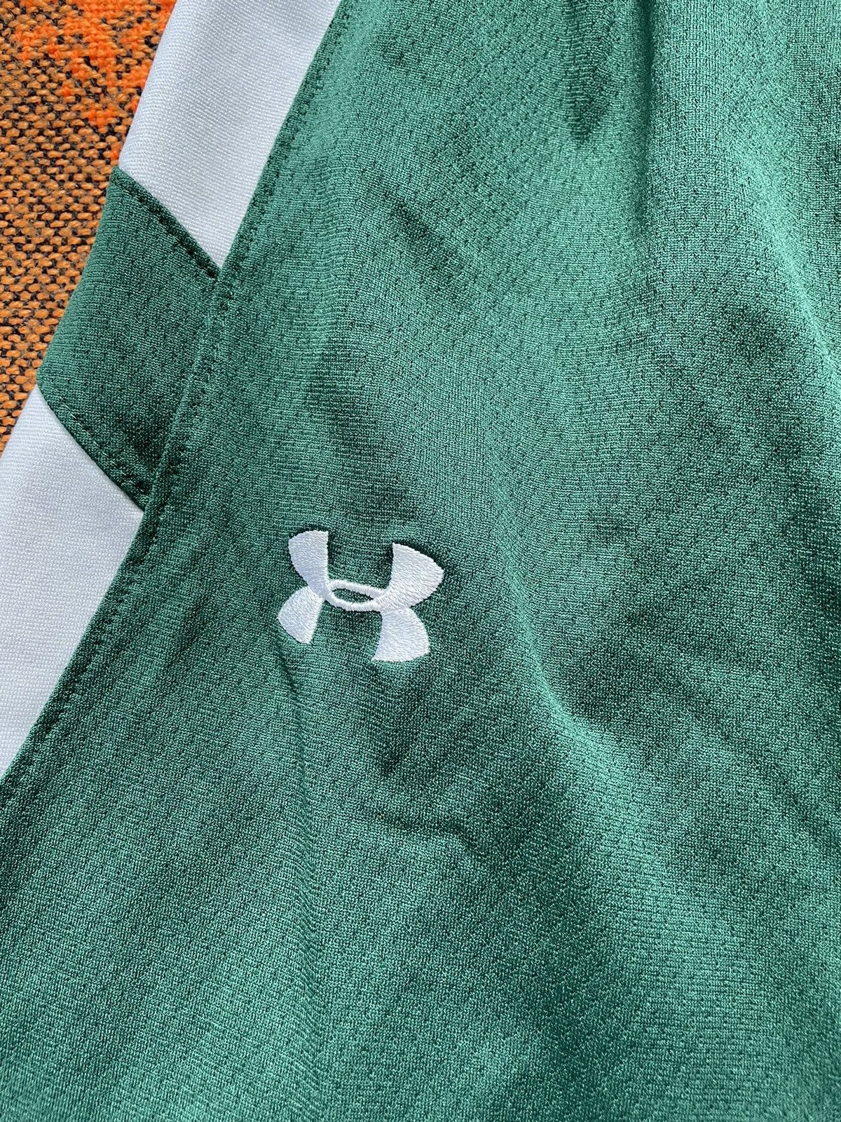 Under Armour Secondhand Under Armour Authentic Green Nylon Shorts Pants Size US 38 / EU 54 - 2 Thumbnail