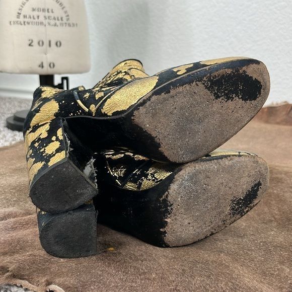 Other Laurence Dacade Gold Splatter Booties Size US 7 / IT 37 - 8 Thumbnail