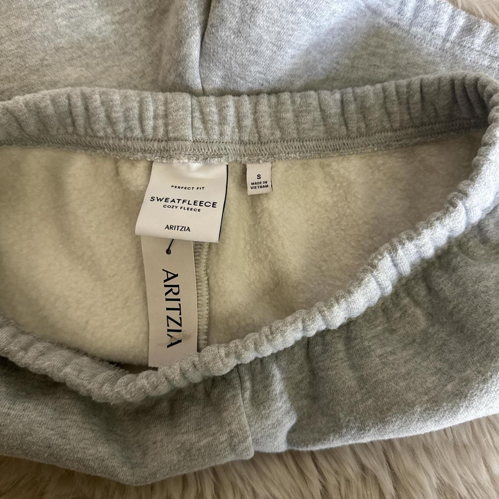 Aritzia NWT ARITZIA Sweatfleece Short - Heather Grey S Size 27" / US 4 / IT 40 - 4 Thumbnail