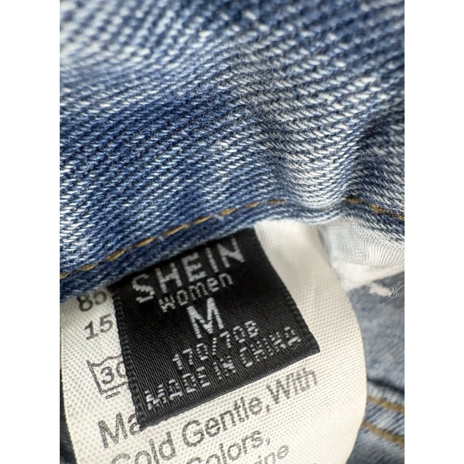 Shein Shein Button Fly Jean Shorts Womens Size M Regular 28in Waist 1.5in Inseam Blue Denim 5-Pocket Cuffed Tampered? Size 28" / US 6 / IT 42 - 3 Thumbnail