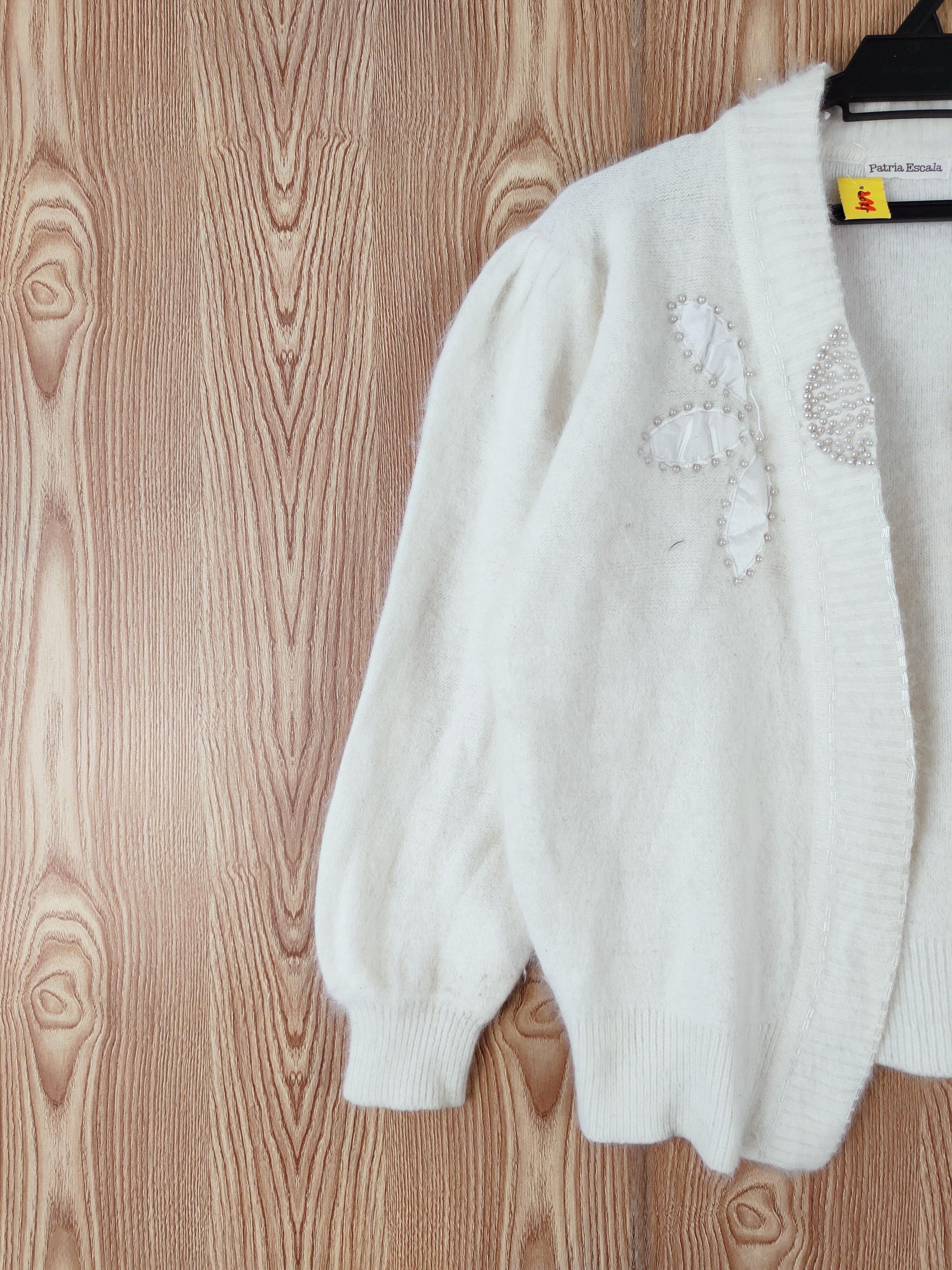 Japanese Brand × Vintage Patria Escala White Fur Mohair Knitwear Cardigan #W484 Size S / US 4 / IT 40 - 4 Thumbnail