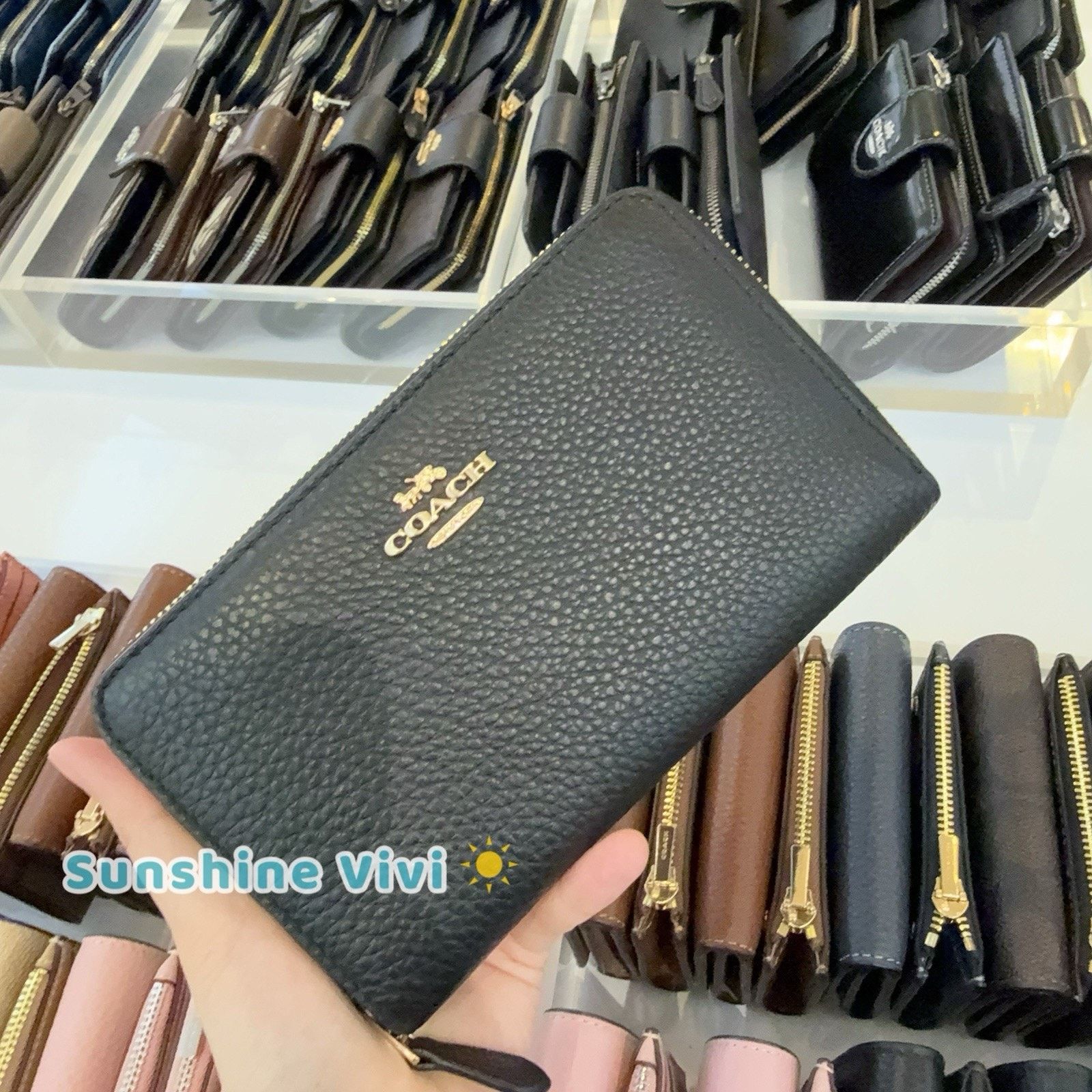 Coach NWT Coach Medium Id Zip Wallet Leather Gold/Black C4124 Size ONE SIZE - 6 Thumbnail