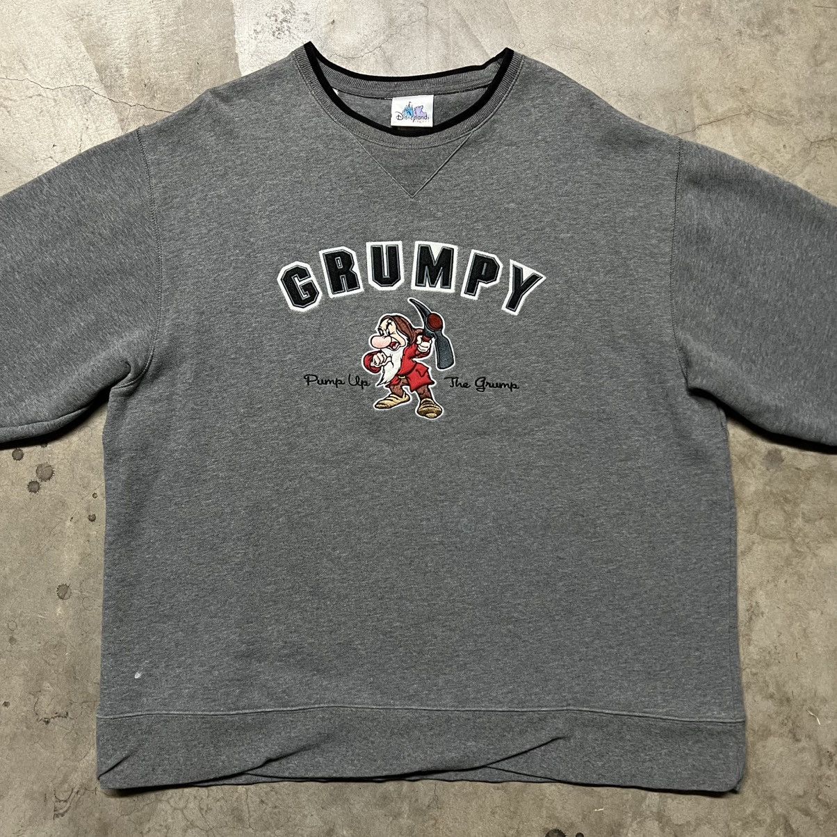 Disney × Mickey Mouse × Vintage Vintage Y2K Disneyland GRUMPY Embroidered Sweater Size US XXL / EU 58 / 5 - 3 Thumbnail