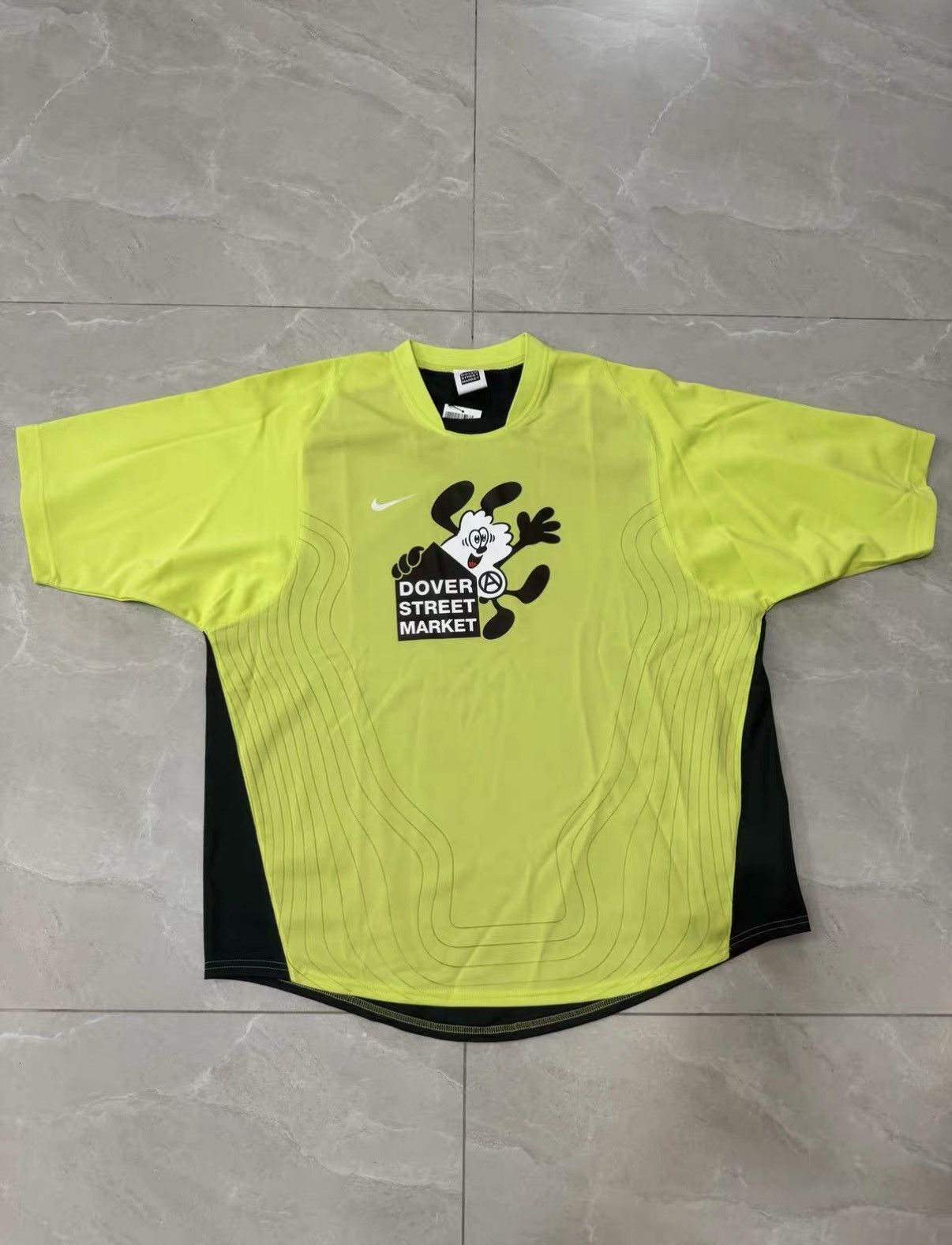 Verdy VERDY x DSM (Dover Street Market) x Nike Soccer Jersey J34 Size US XL / EU 56 / 4 - 1 Thumbnail