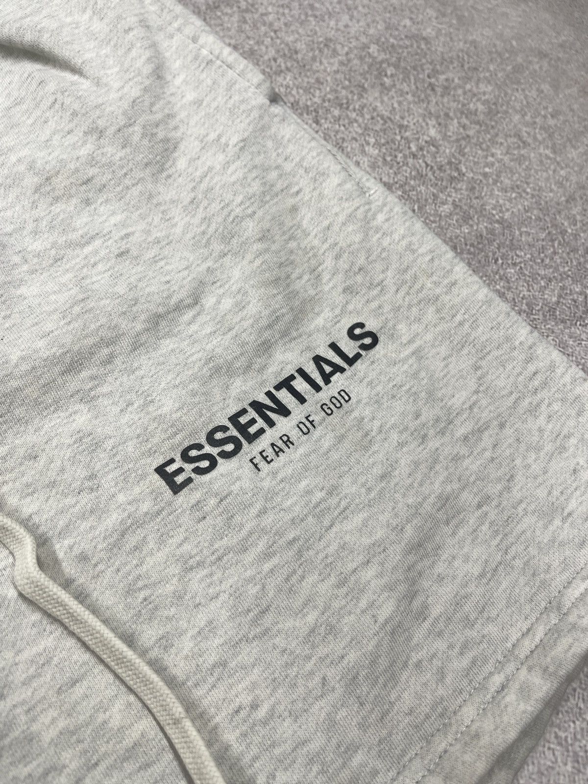 Essentials Fear of God Essentials Sweat Shorts Heather Grey Size US 32 / EU 48 - 4 Thumbnail