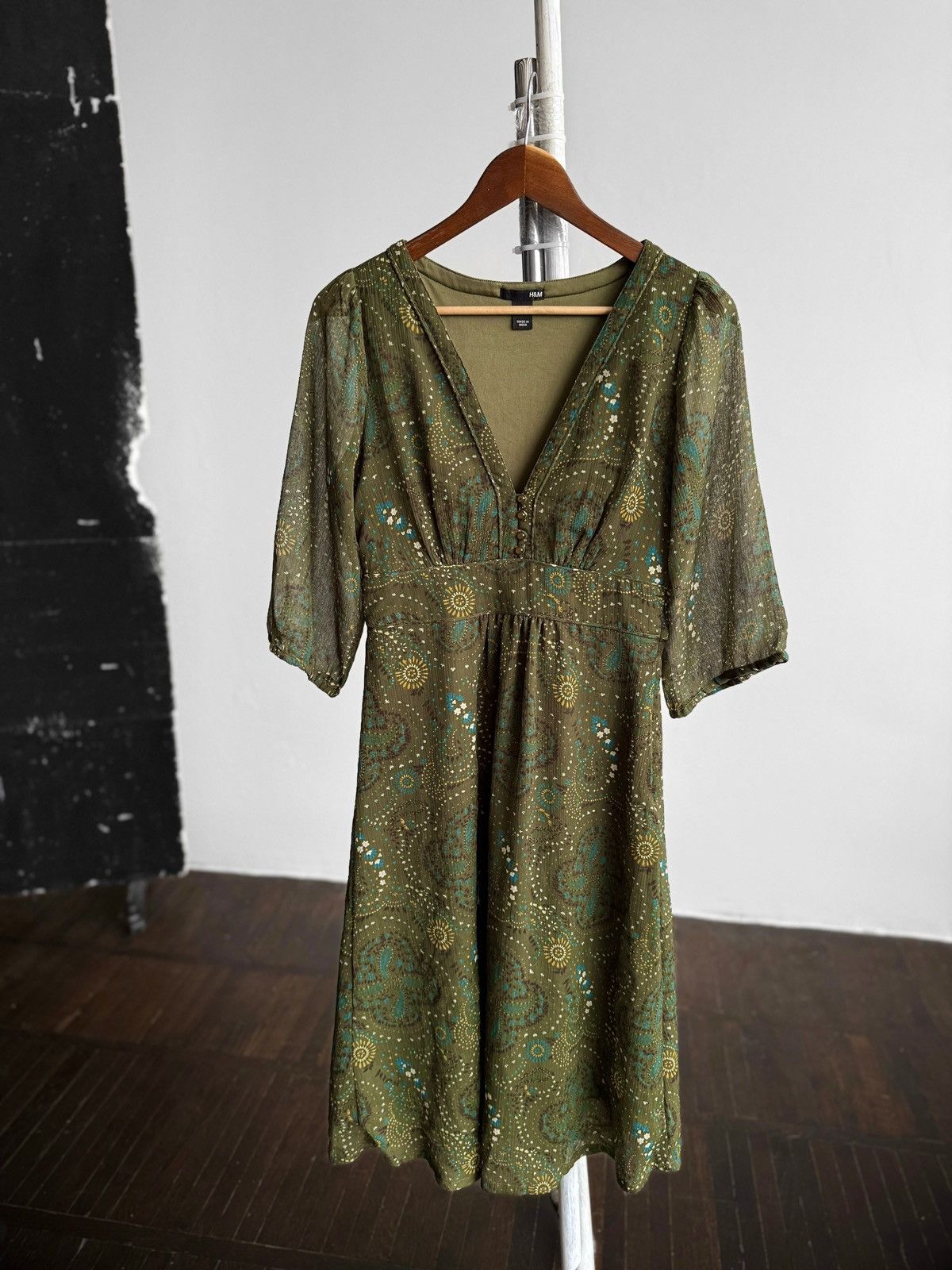 H&M H&M Womens Green Paisley Dress Knee Length V-Neck Boho Size S / US 4 / IT 40 - 3 Thumbnail