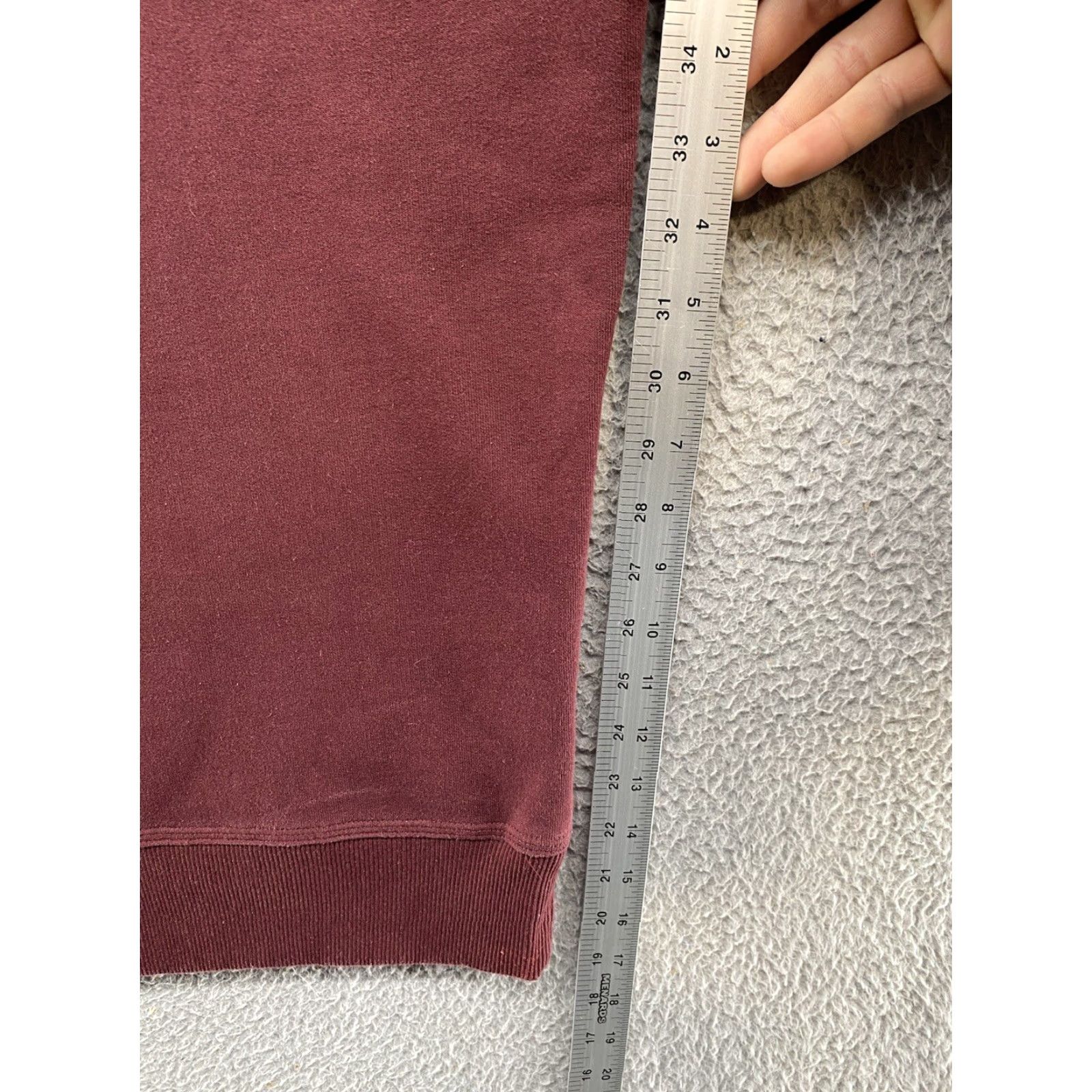 Champion VINTAGE Champion Crewneck Sweatshirt Mens Small Logo XL Red 90s Logo Vintage Mens Sweatshirt Crew Neck XL Champion Shirt Size US XL / EU 56 / 4 - 7 Thumbnail
