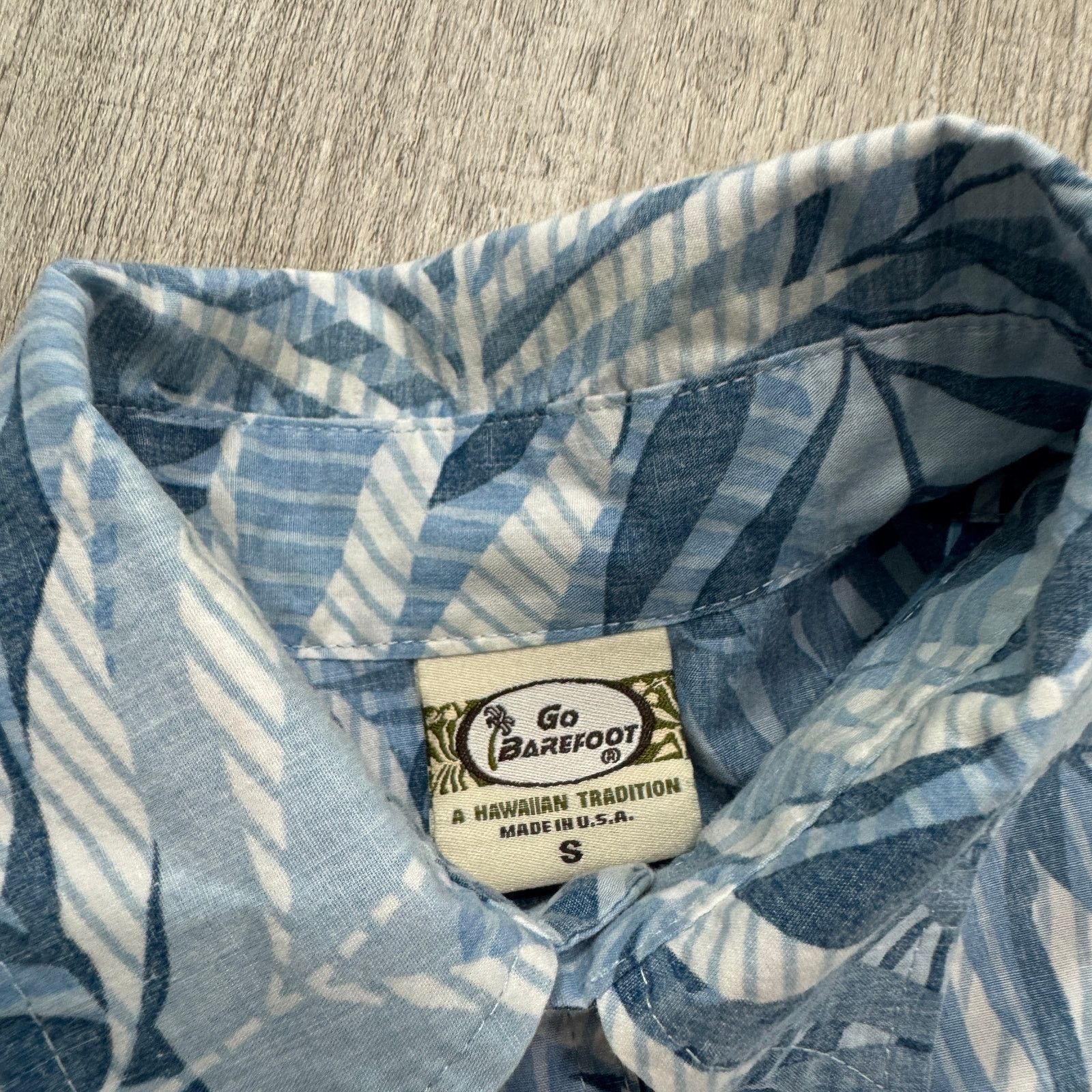 Vintage Go Barefoot Hawaiian Polo Shirt Men Small Blue Floral Aloha Size US S / EU 44-46 / 1 - 4 Thumbnail
