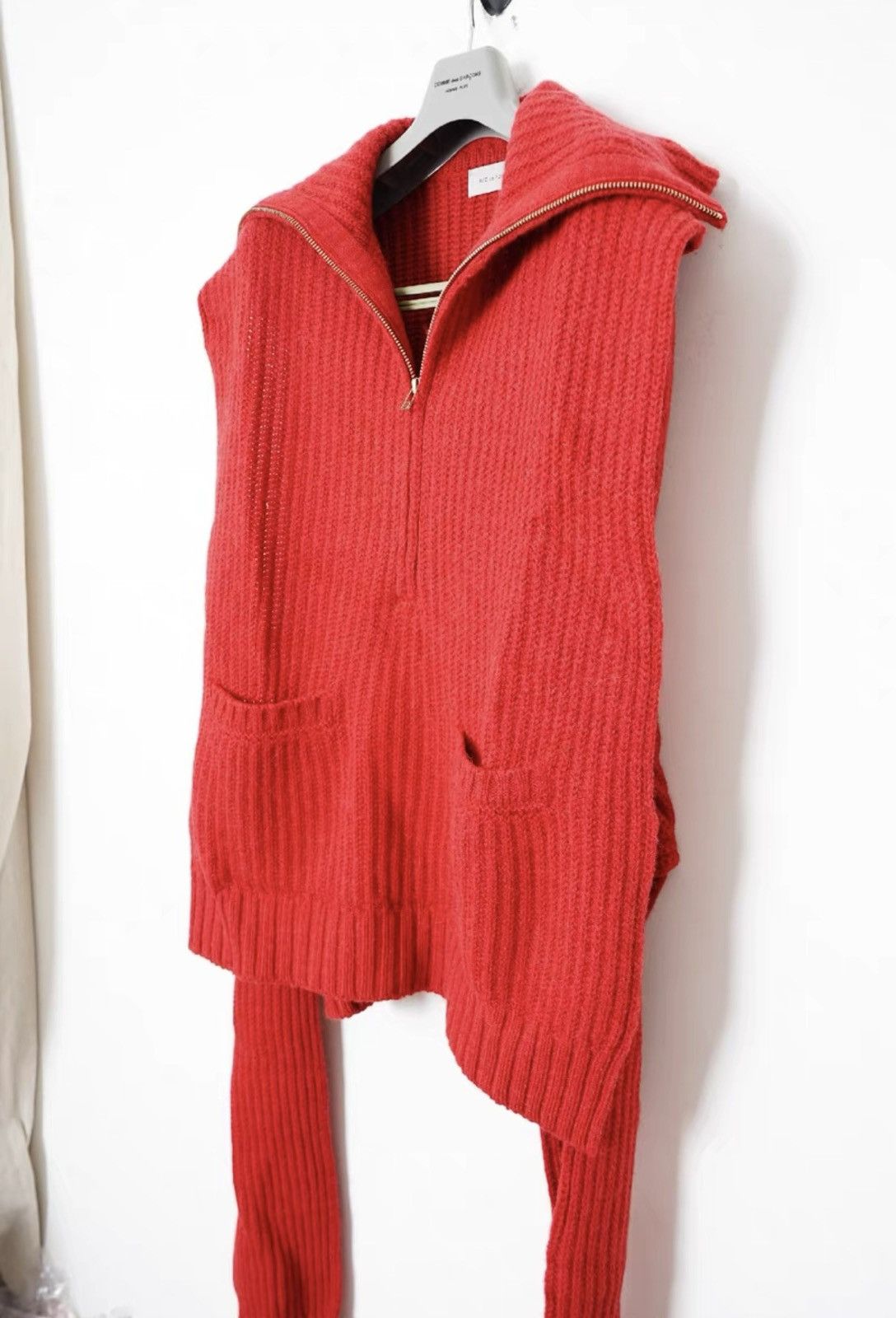 Bed j.w. Ford Bed J.W. Ford Red Vest Wide Lapel Tie Detail Sweater Size US S / EU 44-46 / 1 - 2 Thumbnail