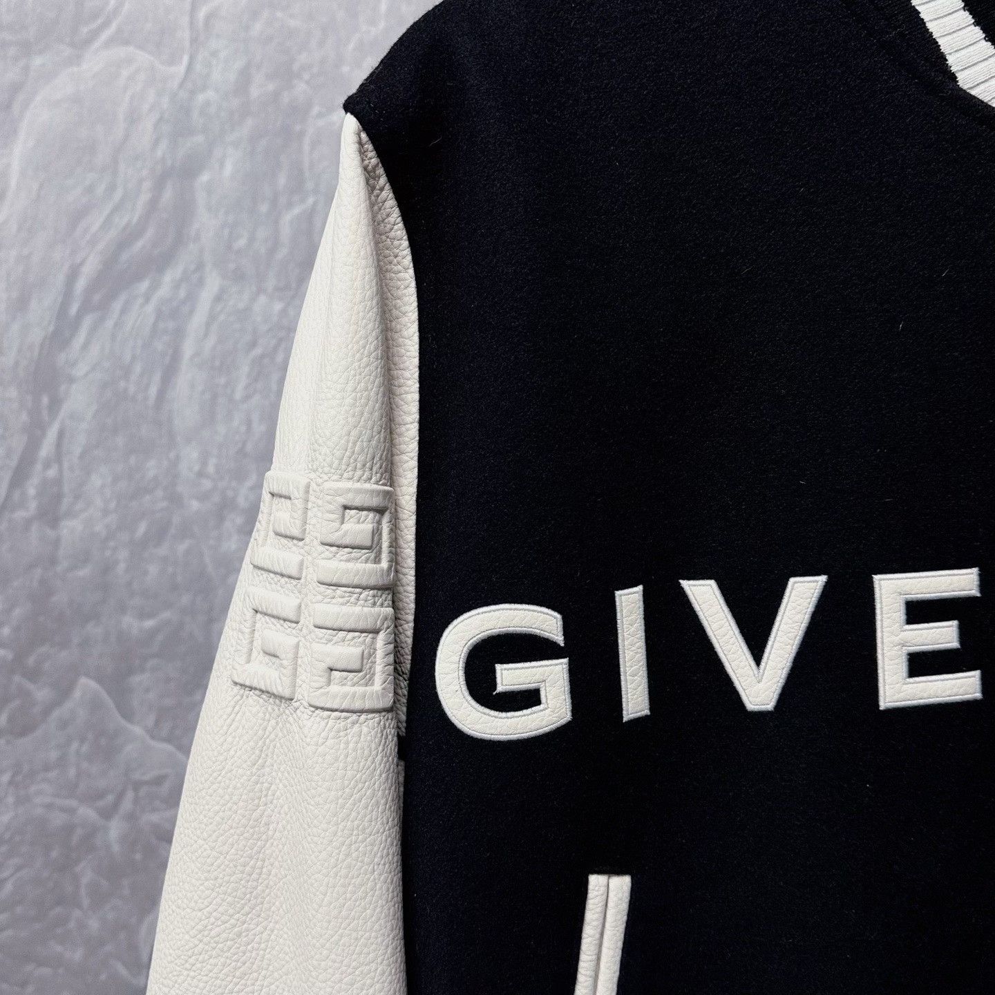 Givenchy Givenchy Embossed Leather Baseball Jacket Size US M / EU 48-50 / 2 - 3 Thumbnail