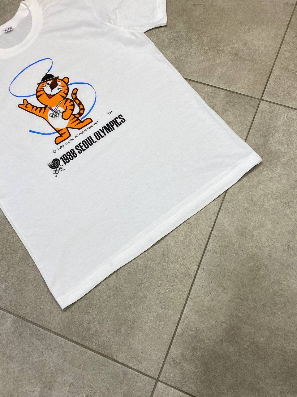 Other Vintage Olympics 1988 Seoul Korea Tiger Cat Mascot T-Shirt Size US M / EU 48-50 / 2 - 4 Thumbnail