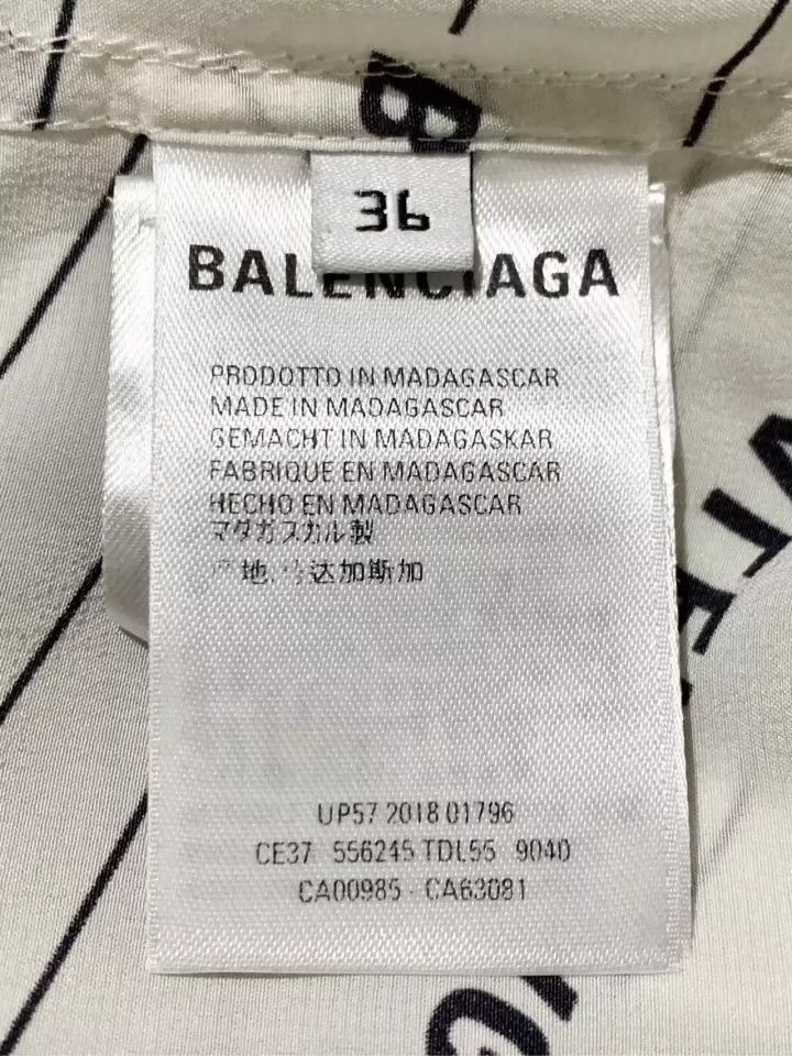 Balenciaga Balenciaga size 36 log O Full monogram lapel long-sleeve s Size US M / EU 48-50 / 2 - 6 Thumbnail