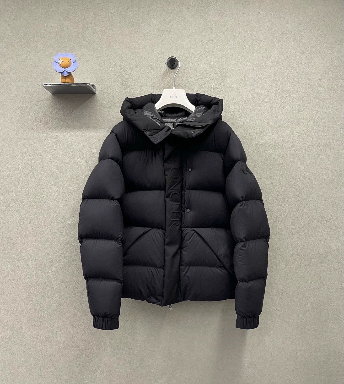 Moncler moncler black hooded down jacket size 2 Size US M / EU 48-50 / 2 - 1 Thumbnail