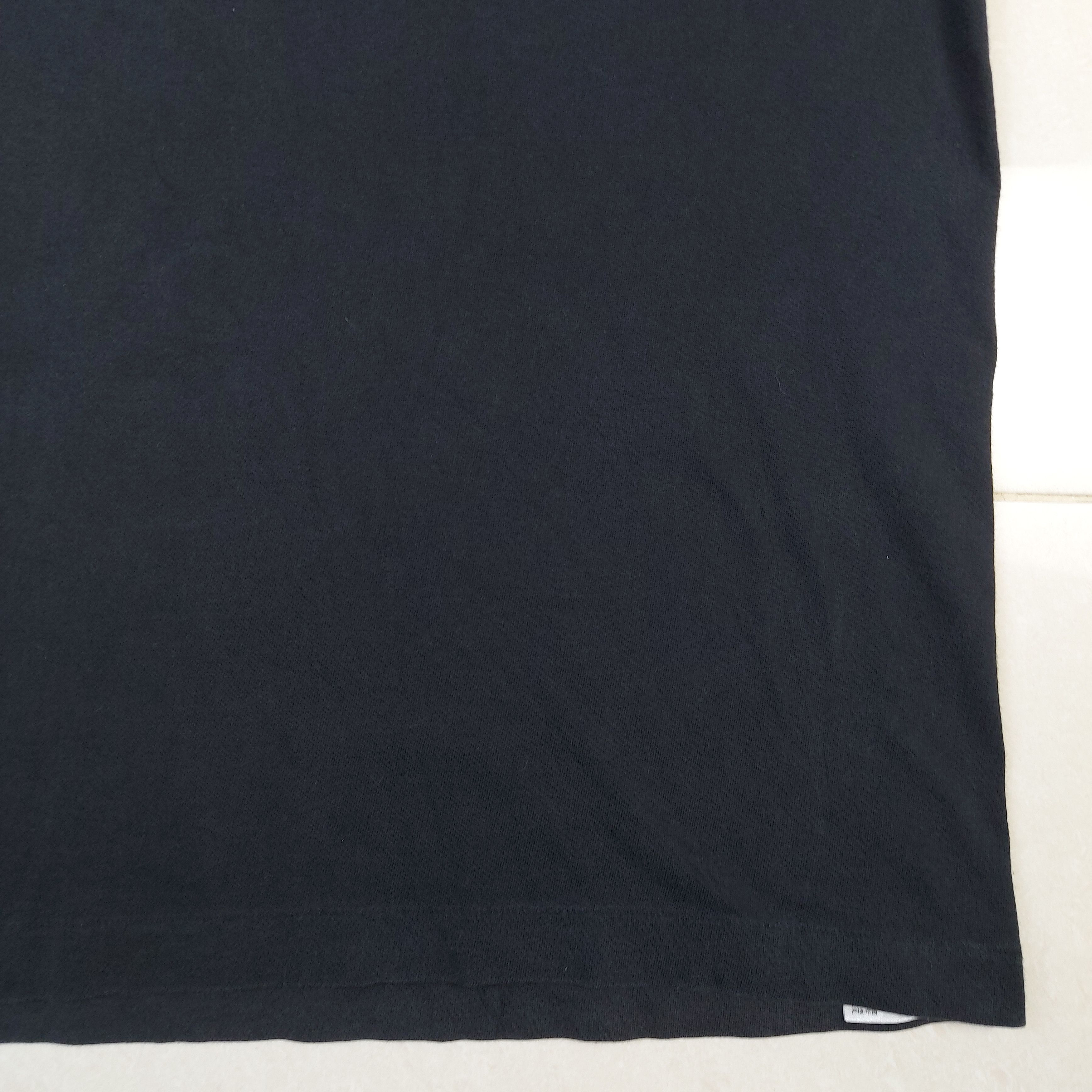 Kaws × Uniqlo KAWS x Uniqlo x Sesame Street Elmo Embroidery Pocket TEE Size US XL / EU 56 / 4 - 7 Thumbnail