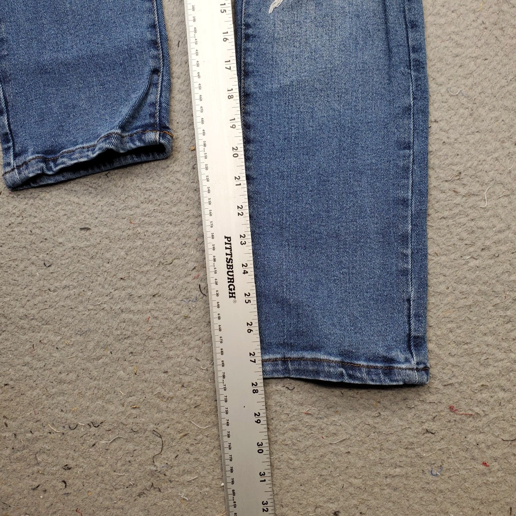 Vintage Rachel Roy Jeans Women's 6/28 Blue Denim Stretch Boho Distressed High Waisted Jeans Regular 27.75" Inseam 5-Pocket Denim Blue Womens Size 6 Size 28" / US 6 / IT 42 - 4 Thumbnail