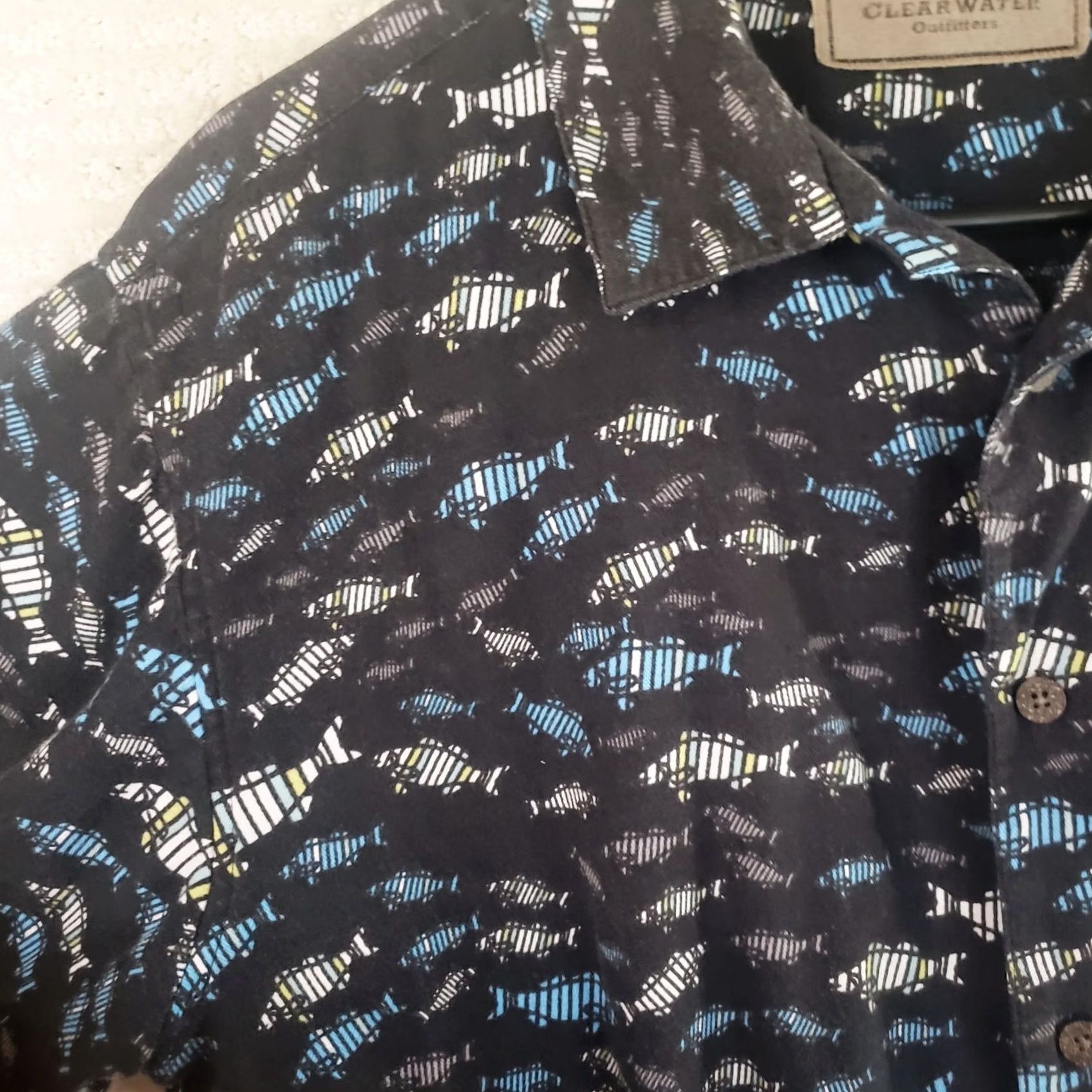 Vintage Clearwater Outfitters Men's L Black Blue Fish Pattern Short Sleeve Button Down Shirt Outdoor Hawaiian Casual Size US 33 - 7 Thumbnail