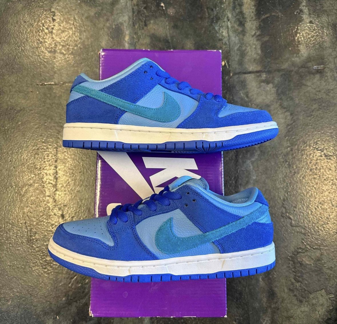 Nike SB Dunk Low SB Blue Raspberry Size US 6.5 / EU 39-40 - 1 Thumbnail