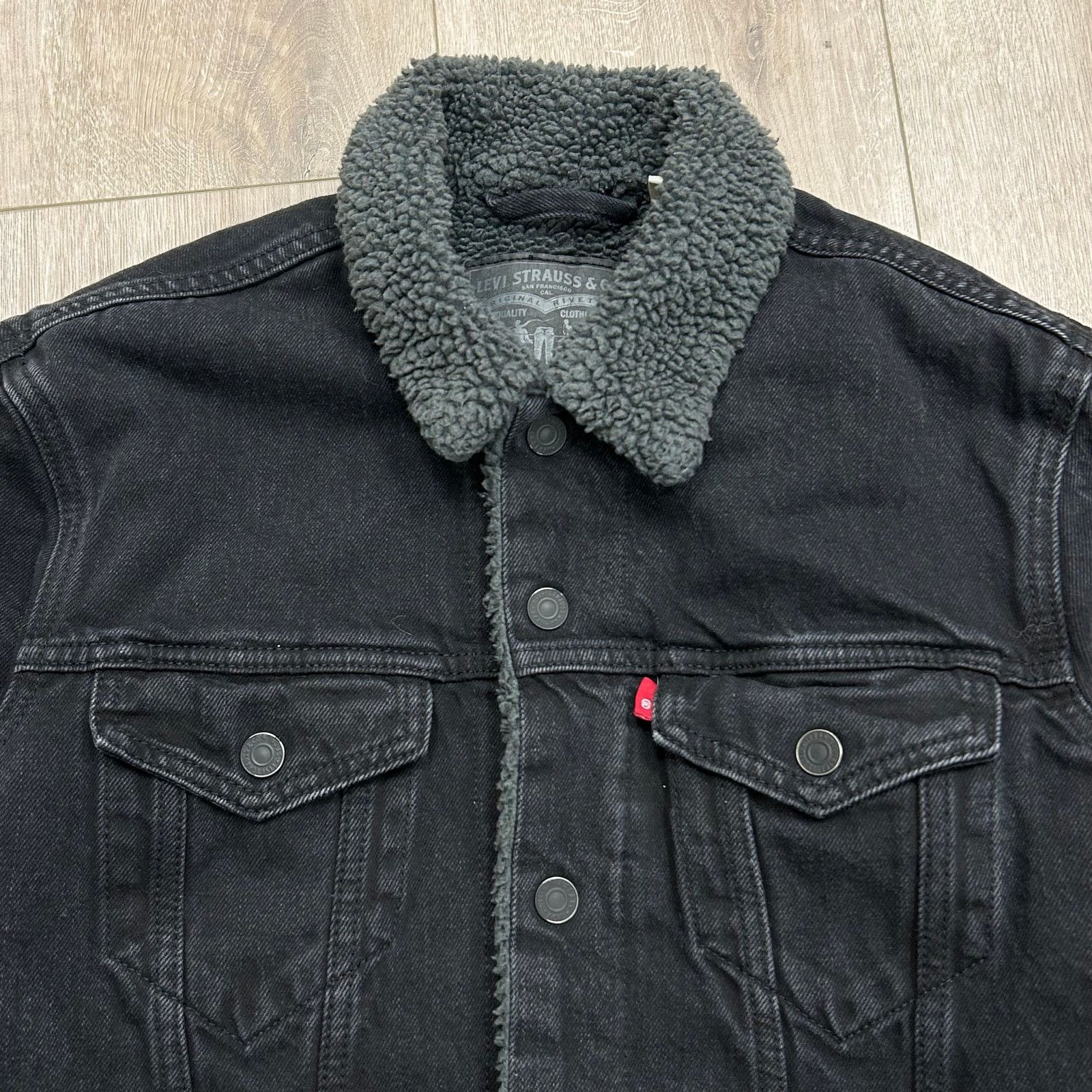 Levi's Levis Sherpa Lined Denim Trucker Jacket Coat Black Medium Size US M / EU 48-50 / 2 - 2 Thumbnail