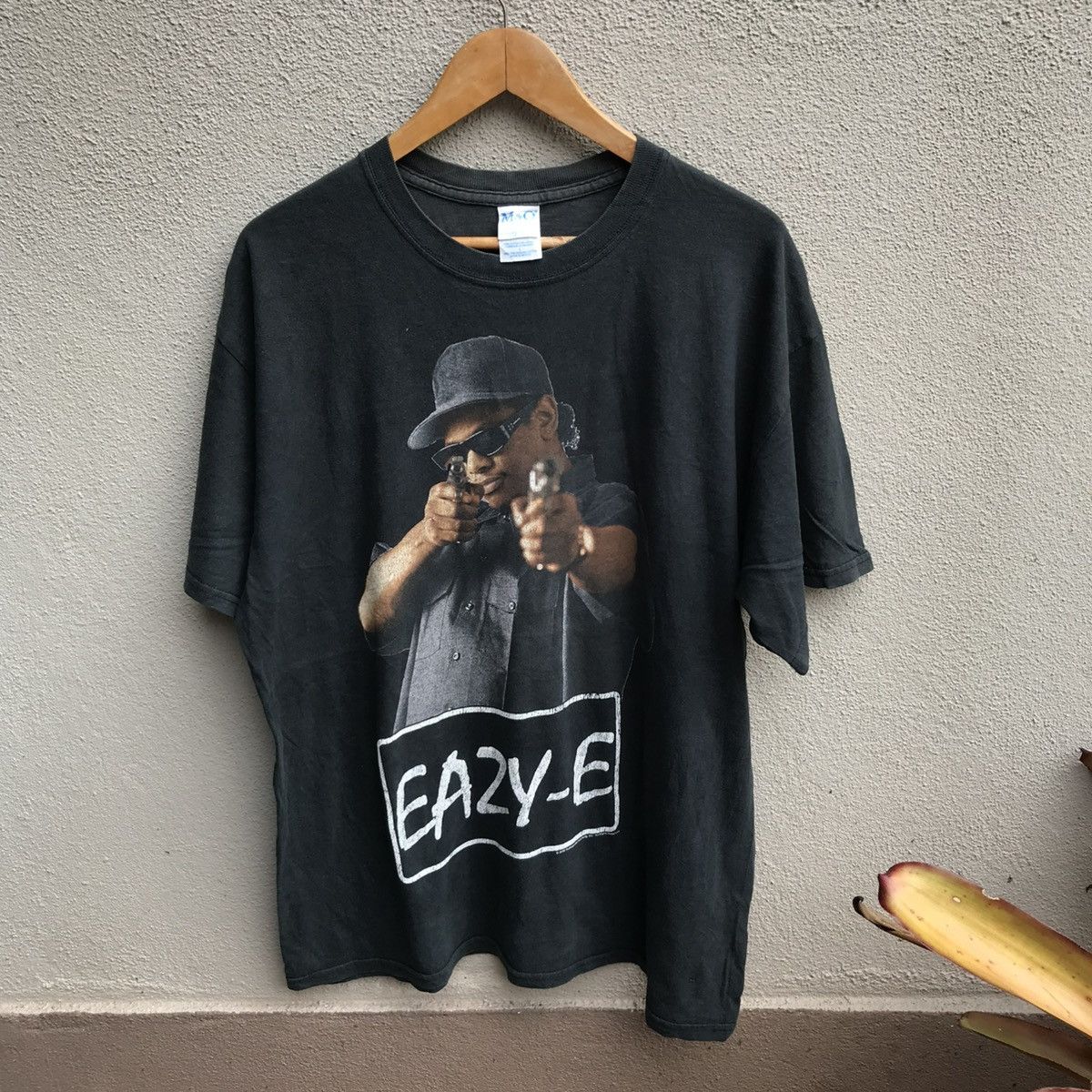 Rap Tees × Vintage Vintage EAZY E rap tee y2k ruthless records Size US L / EU 52-54 / 3 - 1 Thumbnail