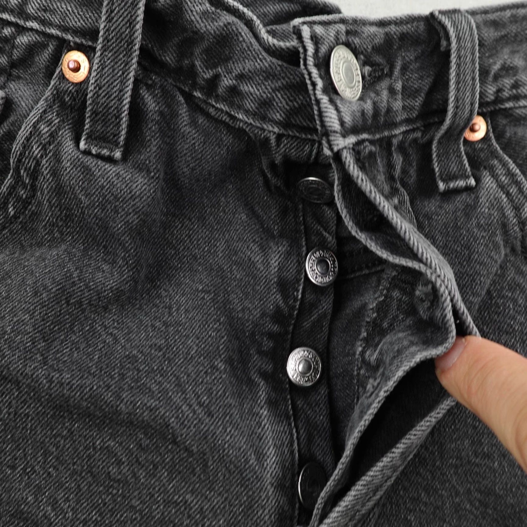 Levi's Levis 501 Shorts Womens 30 Black Denim Button Fly Cut-Off High Rise Mini Frayed Shorts Casual Womens Denim Shorts Size 30" / US 8 / IT 44 - 3 Thumbnail