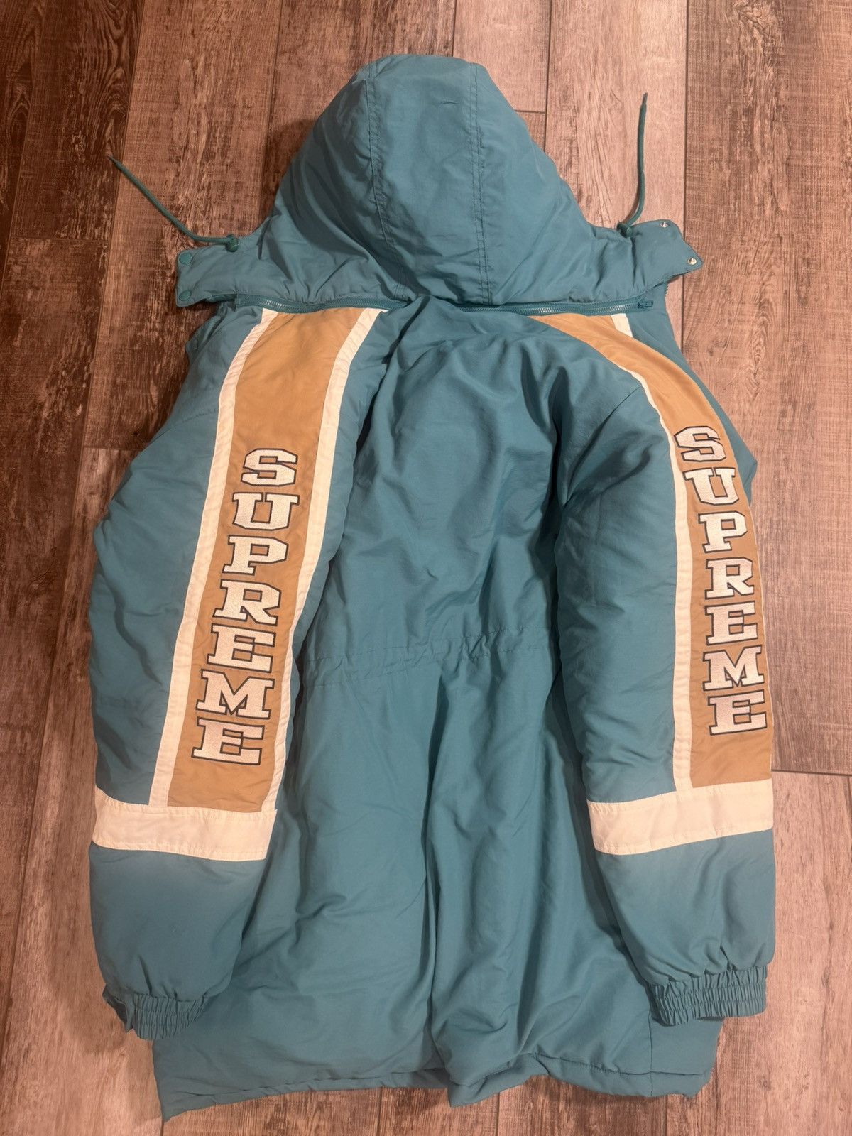 Supreme VINTAGE SUPREME SLEEVE LOGO SIDELINE PARKA TEAL SIZE L FW18 Size US L / EU 52-54 / 3 - 5 Thumbnail