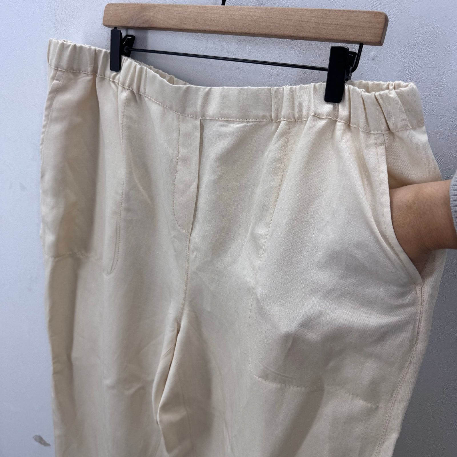 Marina Rinaldi Marina Rinaldi Recali Linen Blend Cropped Pant PLUS size 20 Size 42" / US 20 - 4 Thumbnail