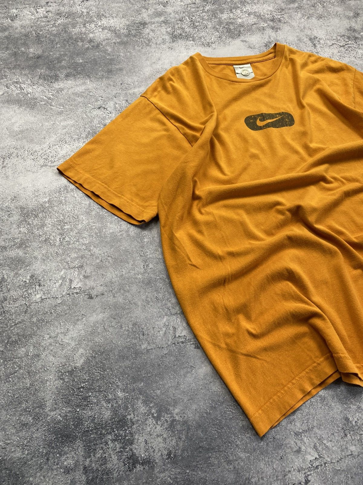 Nike Nike Vintage T-Shirt Centre Logo Y2K 90s Tee Swoosh Size US L / EU 52-54 / 3 - 3 Thumbnail