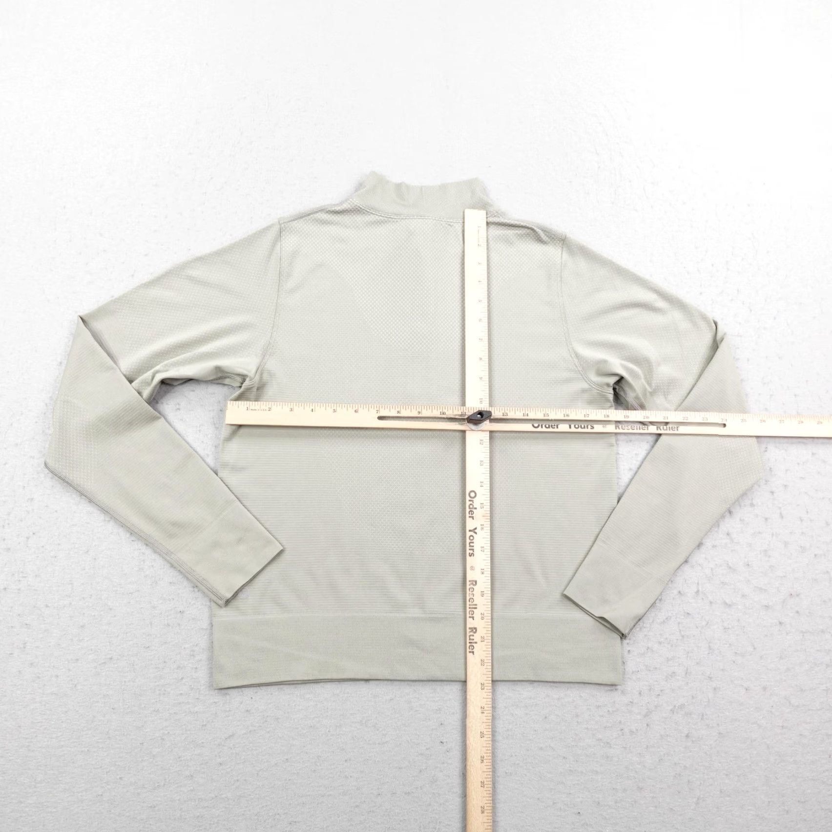 Lululemon Lululemon Shirt Womens 8 Gull Grey Swiftly Tech Half Zip Performance Gym Size M / US 6-8 / IT 42-44 - 4 Thumbnail