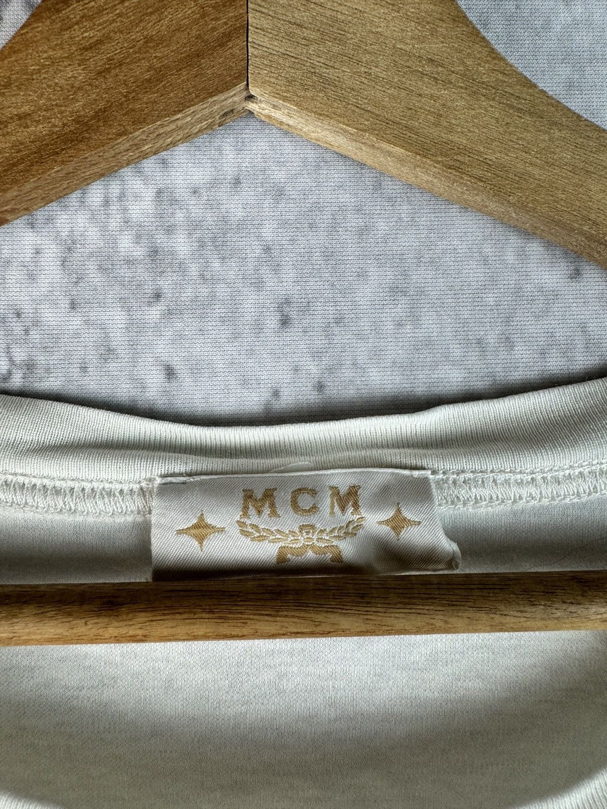 MCM MCM White Embroidered Pocket Tshirt Size US L / EU 52-54 / 3 - 4 Thumbnail