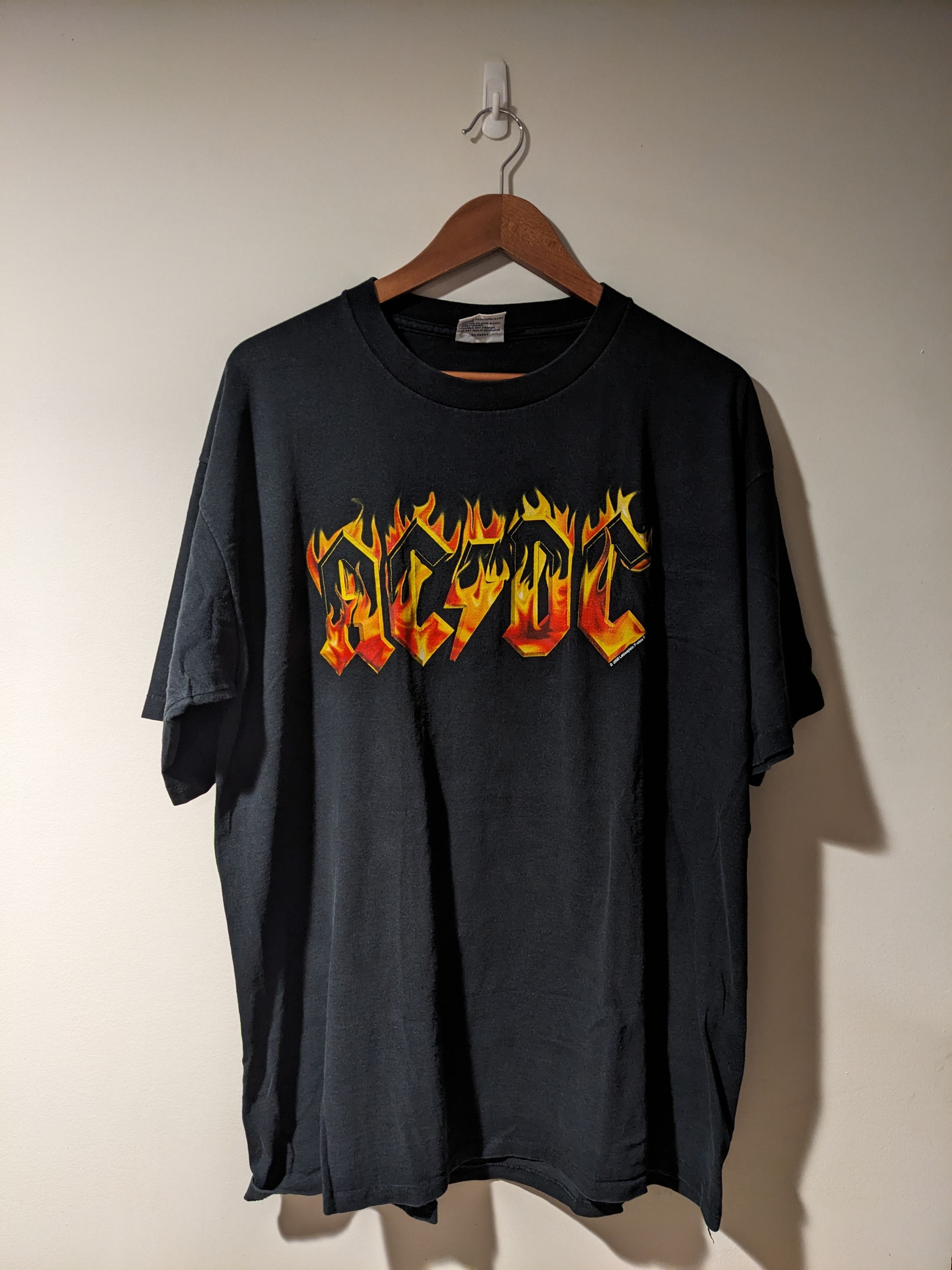 AC/DC × Vintage Vintage 2000 ACDC Fire Flaming Logo Band Tour T-Shirt Size US XL / EU 56 / 4 - 1 Thumbnail