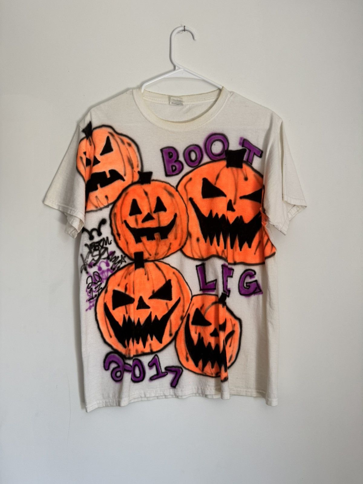 Fruit Of The Loom 2017 Hand Airbrushed Shirt Size US M / EU 48-50 / 2 - 1 Thumbnail