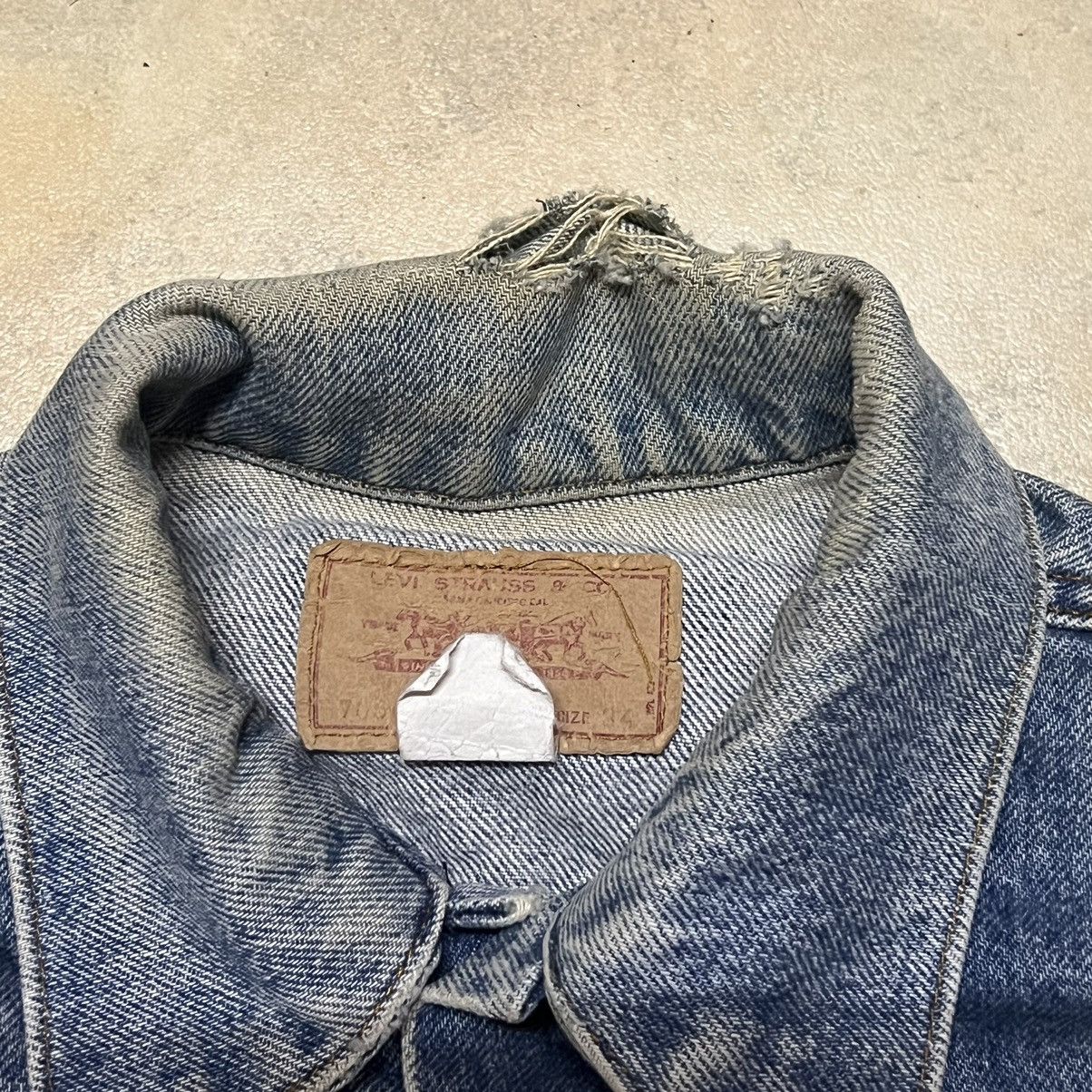 Levi's Vintage Levis Distressed Denim Jacket Size US S / EU 44-46 / 1 - 9 Thumbnail