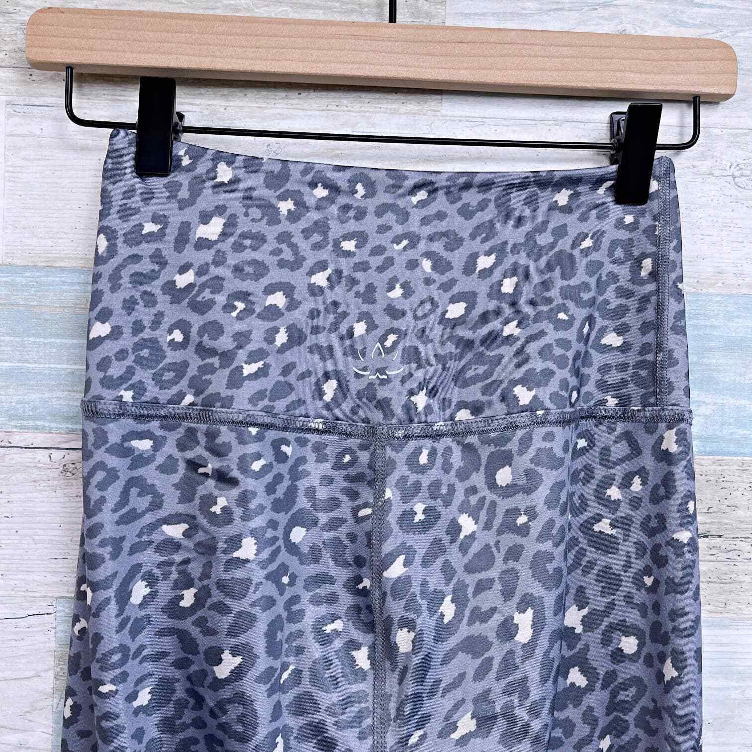 Beyond Yoga Beyond Yoga Leopard Lux Print High Waist Leggings Gray S Size 25" / US 0 / IT 36 - 4 Thumbnail