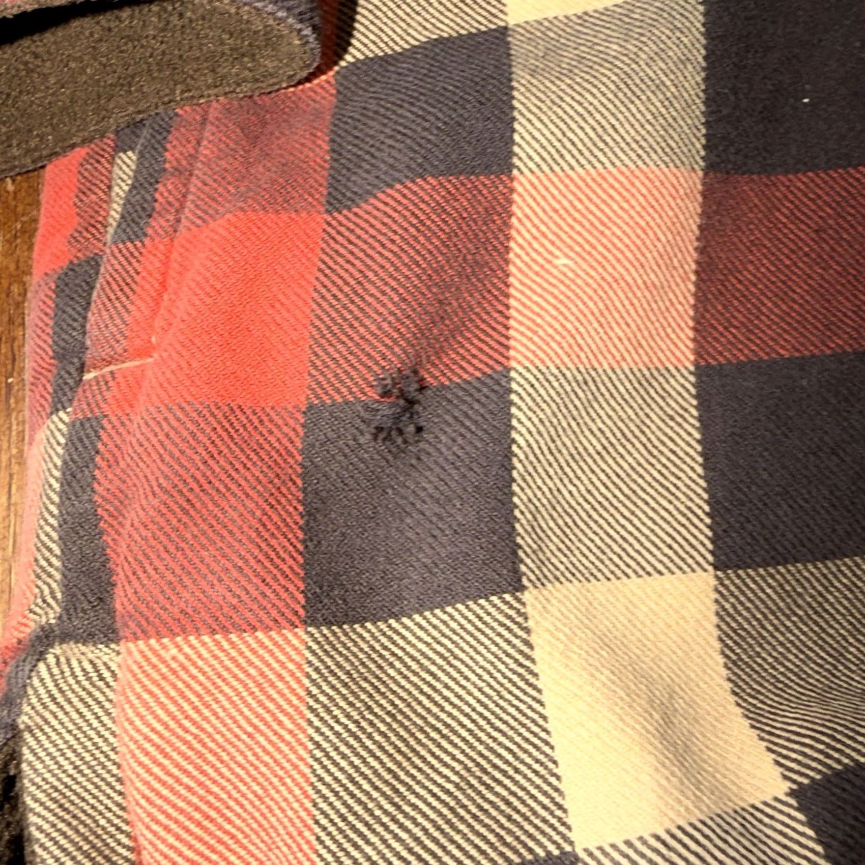 Vintage VINTAGE LL Bean Shacket Mens XXL Red Beige Black Plaid Fleece Lined Flannel Shirt Size US XXL / EU 58 / 5 - 4 Thumbnail