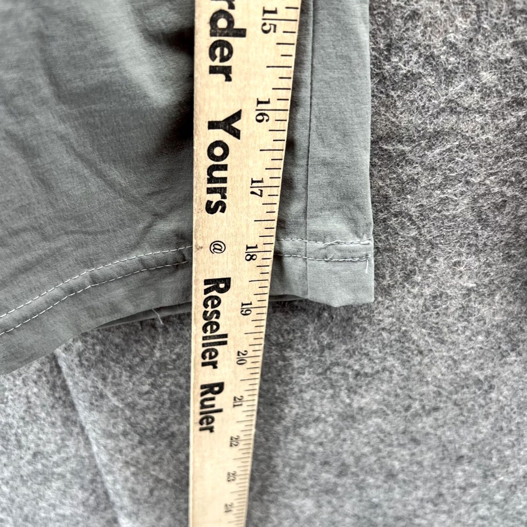 Vintage Columbia Pants Women 4/36 Gray Chino Flat Front Omni Shield Casual / Formal / Travel Womens Size 4 Gray Size 27" / US 4 / IT 40 - 6 Thumbnail