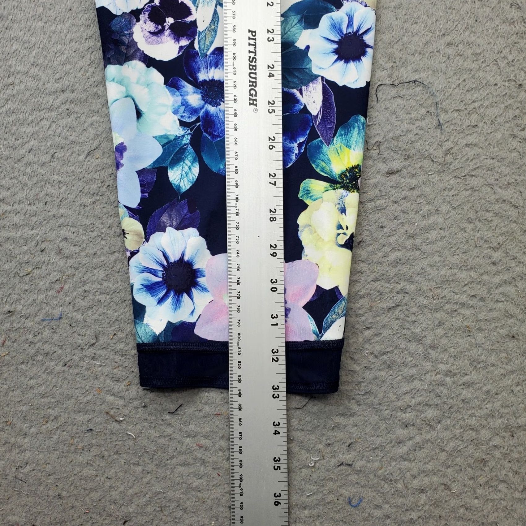 Old Navy Old Navy Active Go Dry Leggings Womens XXL Multicolor Floral Fitted Tapered Leg Size 40" / US 18 - 3 Thumbnail
