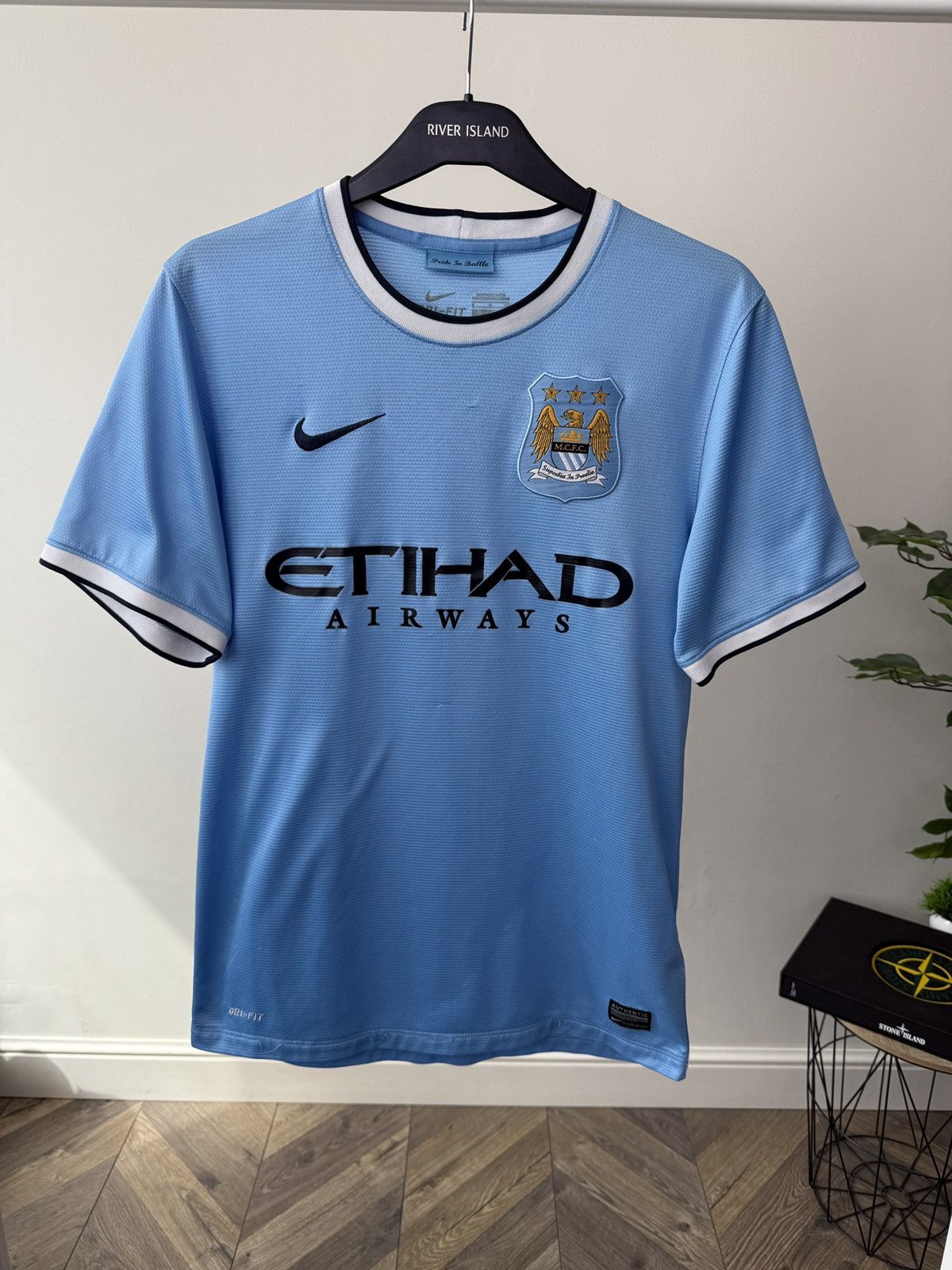 Nike Vintage MANCHESTER CITY 2013 2014 HOME FOOTBALL SHIRT JERSEY Size US S / EU 44-46 / 1 - 1 Thumbnail