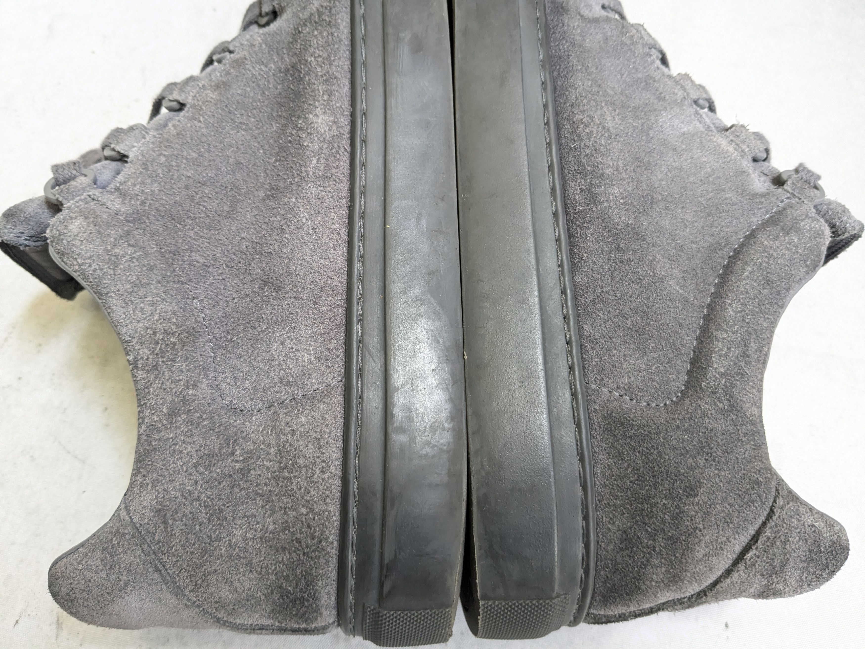 Balenciaga Balenciaga Arena Sneakers Gray 9 Low Tops Suede Size US 9 / EU 42 - 11 Thumbnail