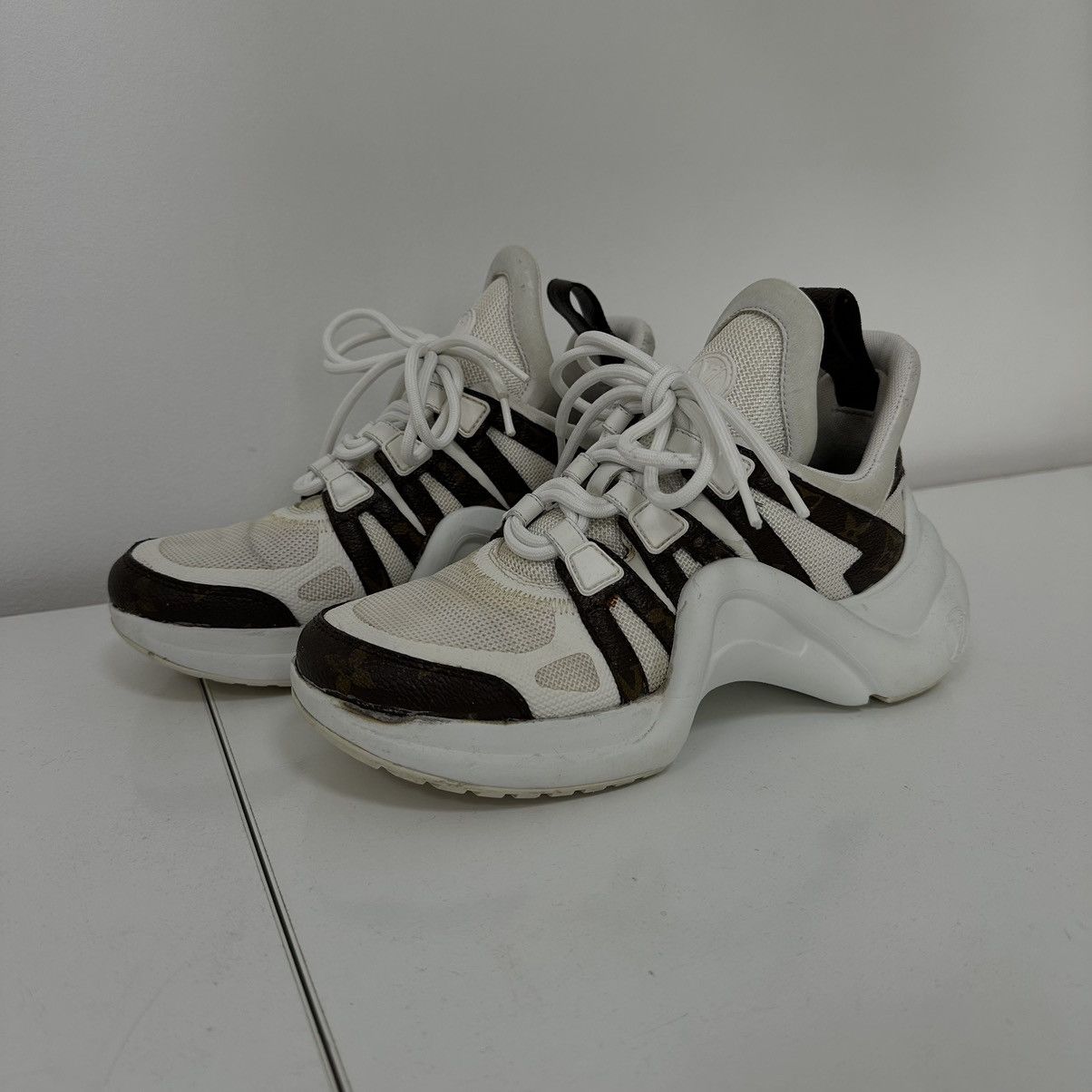 Louis Vuitton Louis Vuitton Archlight Trainer Monogram White Shoes Size US 6 / IT 36 - 3 Thumbnail