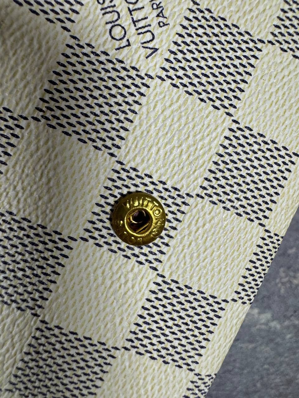 Louis Vuitton Louis Vuitton Damier Azur Canvas Wallet with Pink Button Size ONE SIZE - 20 Thumbnail