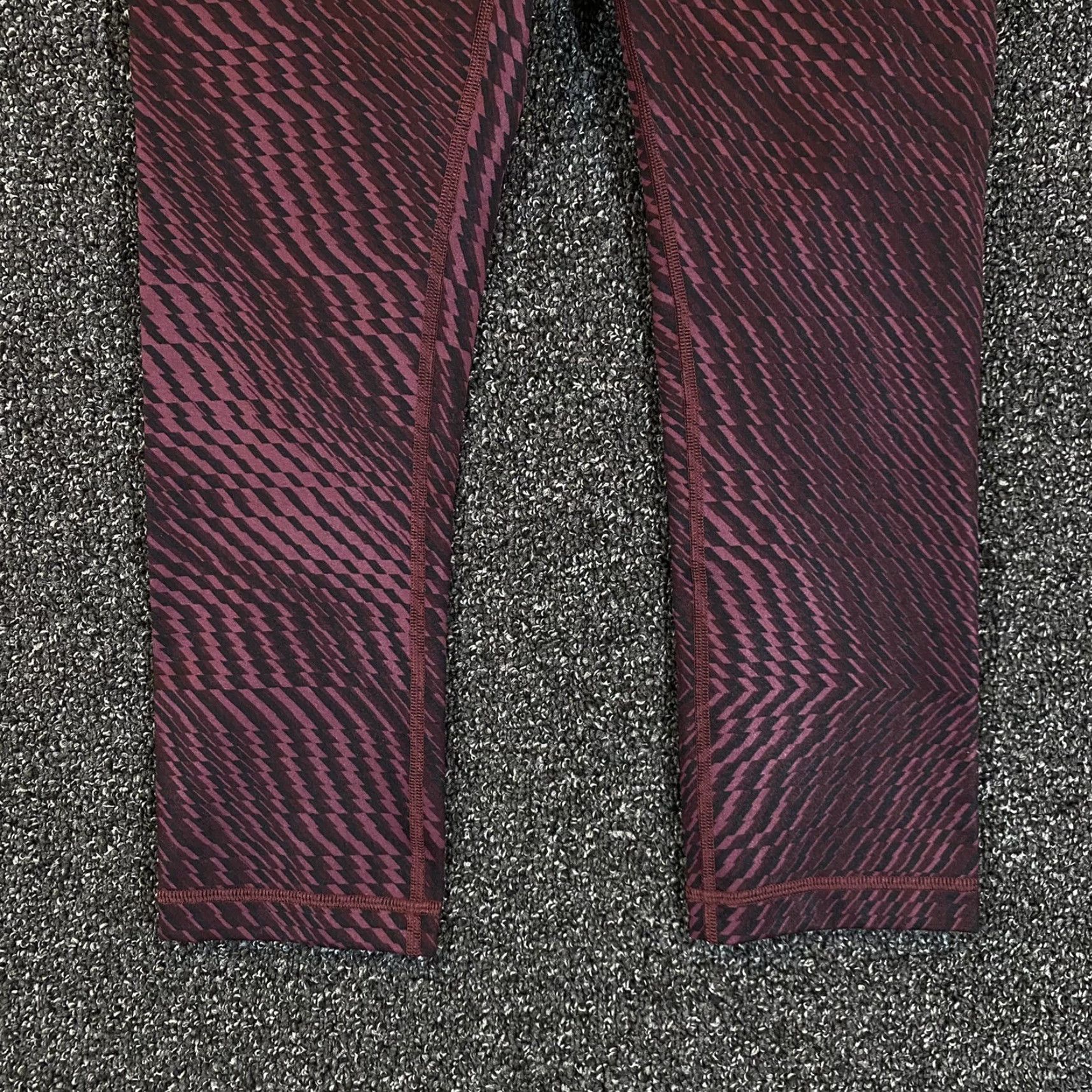 Lululemon Lululemon Capris Leggings Womens Size 6 21" Inseam Maroon Black Active Workout Yoga Athletic Size 28" / US 6 / IT 42 - 3 Thumbnail