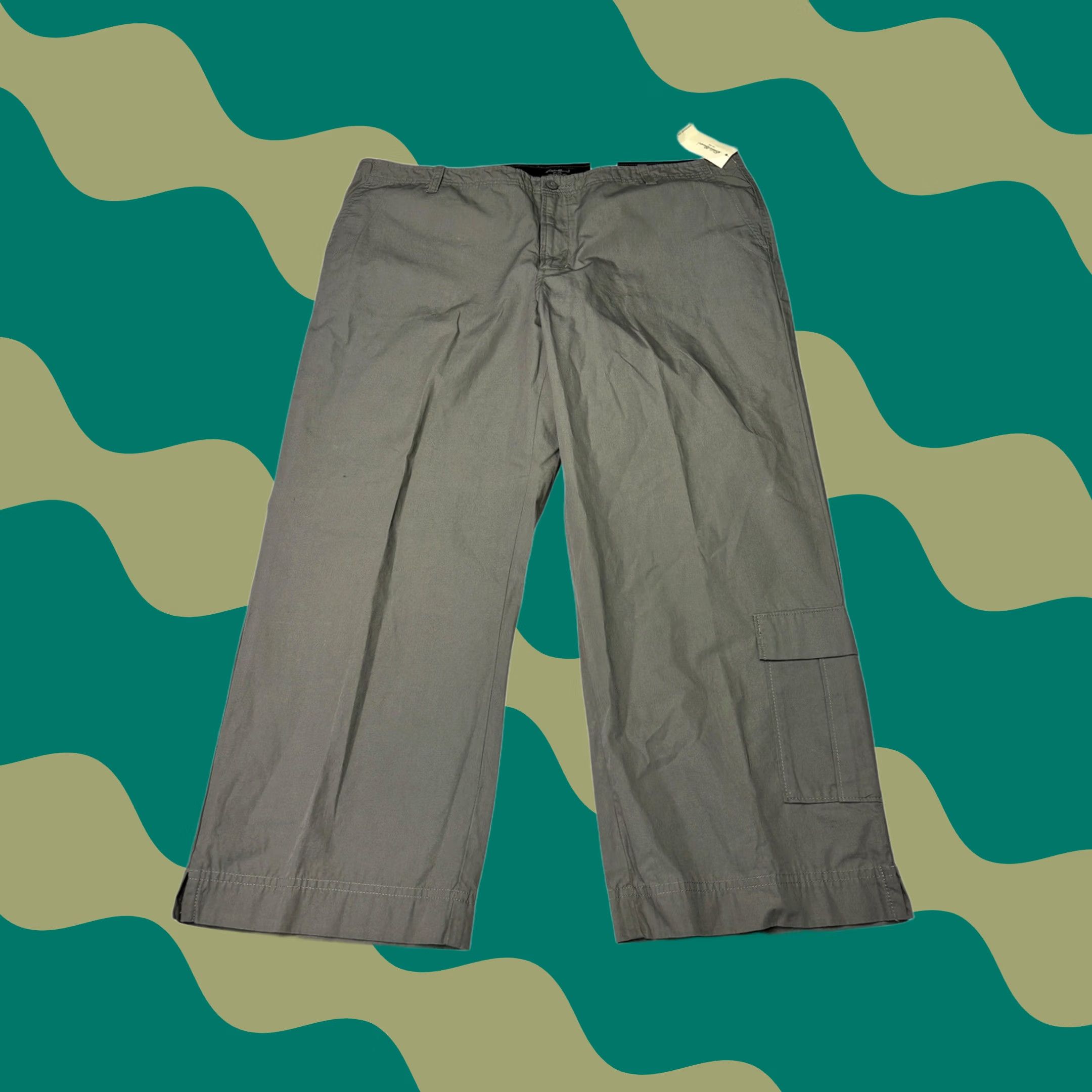 Eddie Bauer VINTAGE Eddie Bauer Vashon Fit Capri Pants Womens 16 W38 L24 Fatigue Green Cotton Navy? Size 38" / US 16 / IT 52 - 1 Thumbnail