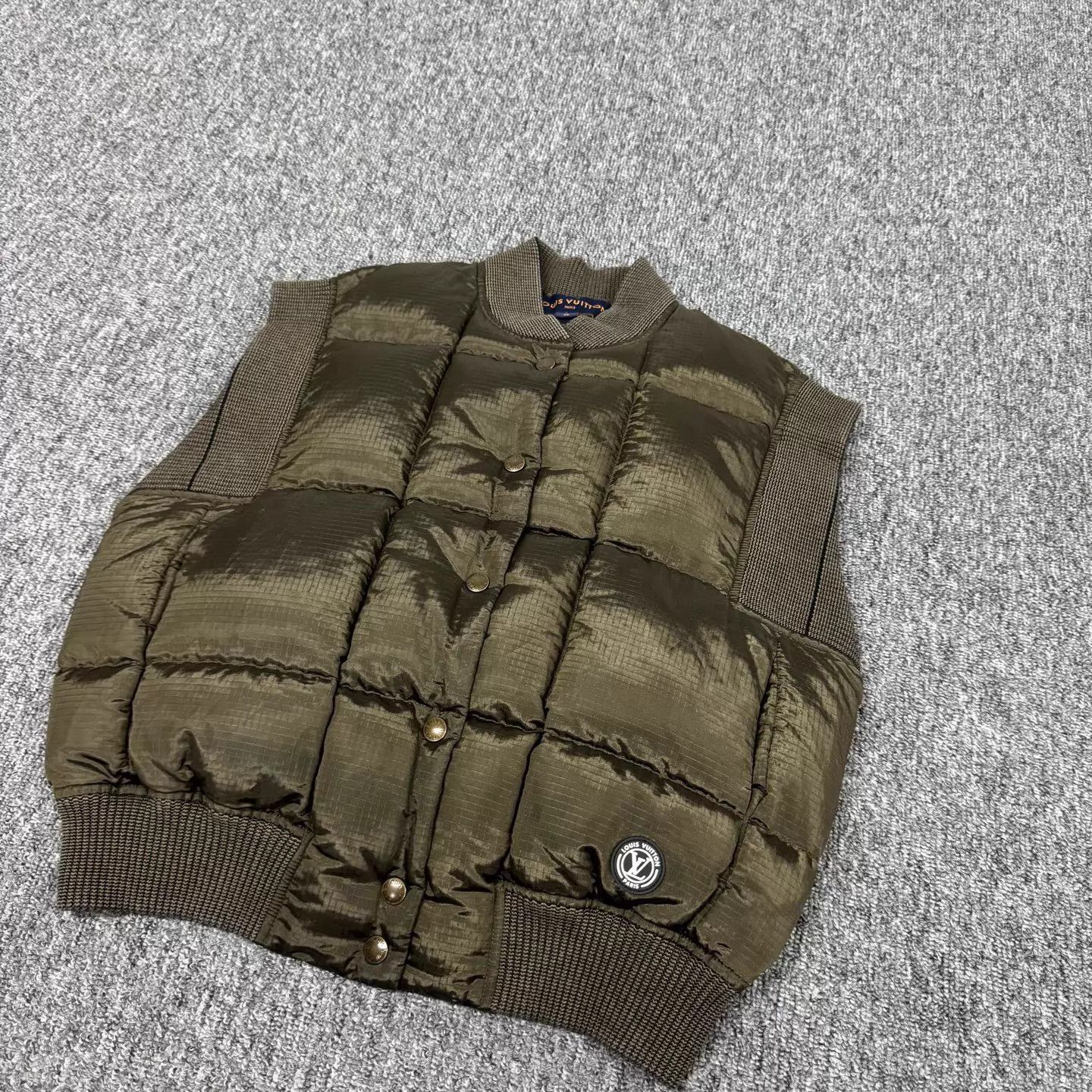 Louis Vuitton LV FW23 down vest olive green monogram lining 36 99 new Size XS / US 0-2 / IT 36-38 - 3 Thumbnail