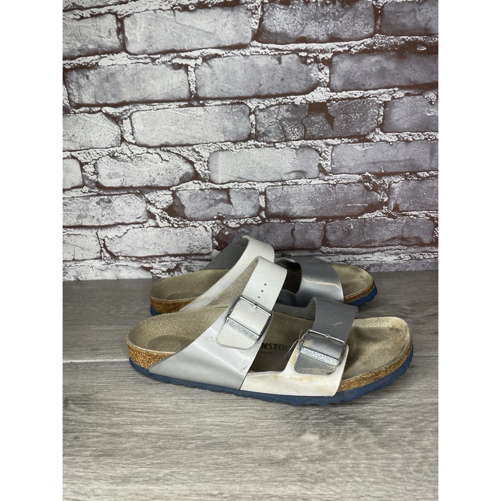 Birkenstock Birkenstock Arizona Two Toned Silver White Leather Strap San Size US 10 / IT 40 - 14 Thumbnail