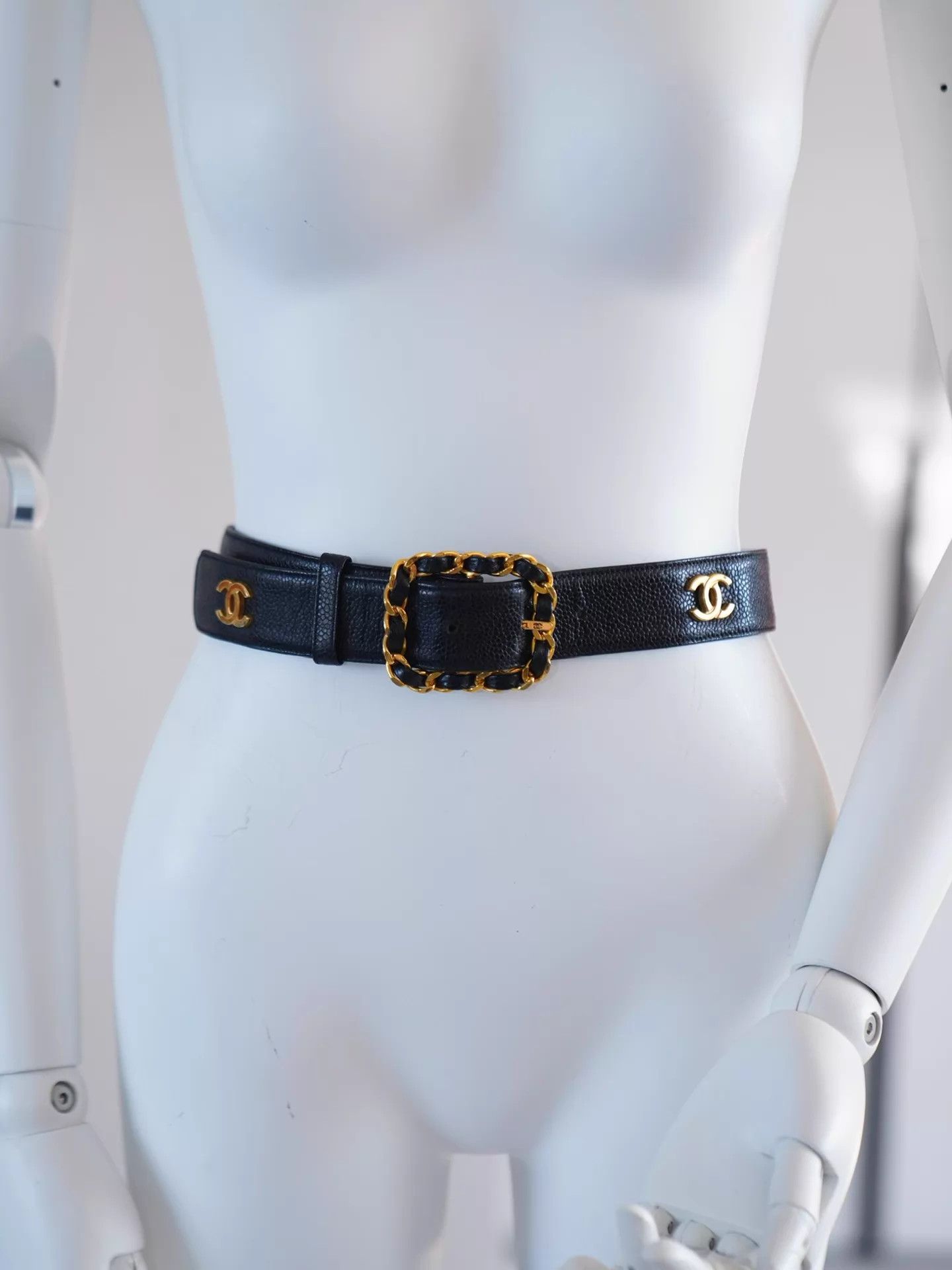 Chanel Chanel Vintage Black Gold Litchi Leather CC Logo Belt Size ONE SIZE - 2 Thumbnail