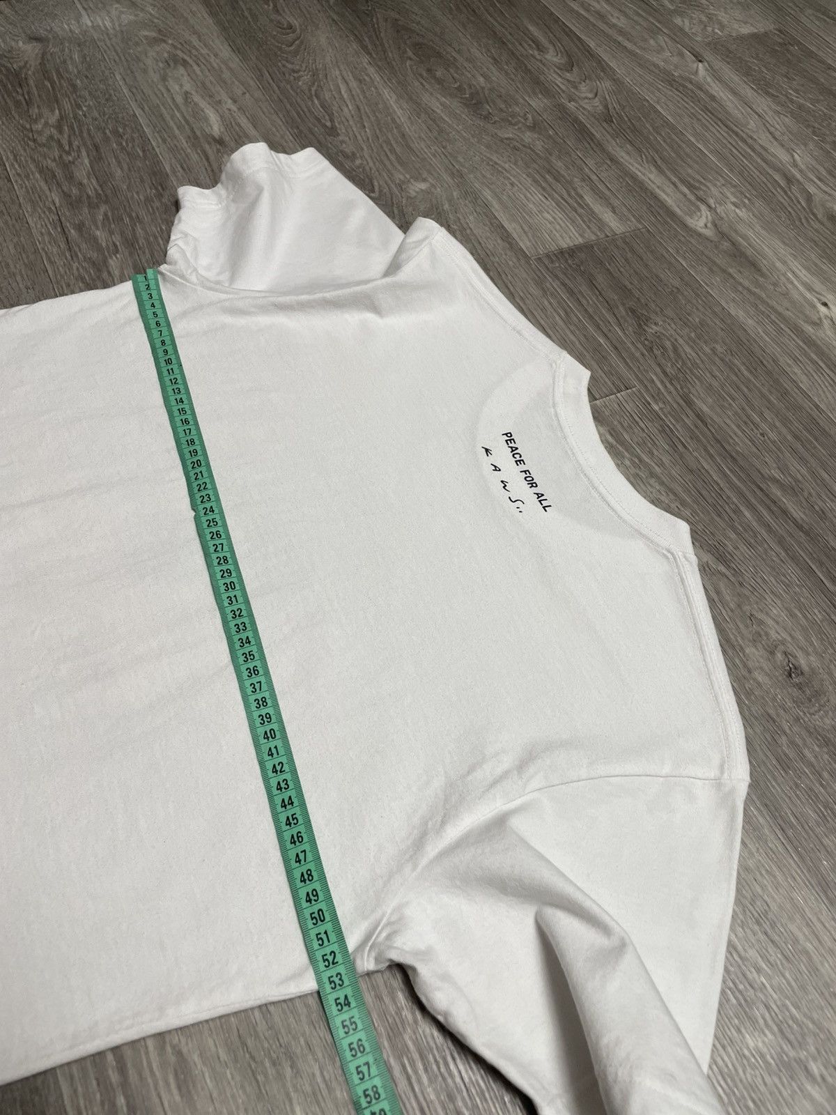 Kaws × Uniqlo Kaws x Uniqlo Peace For All T-Shirt Size US M / EU 48-50 / 2 - 15 Thumbnail