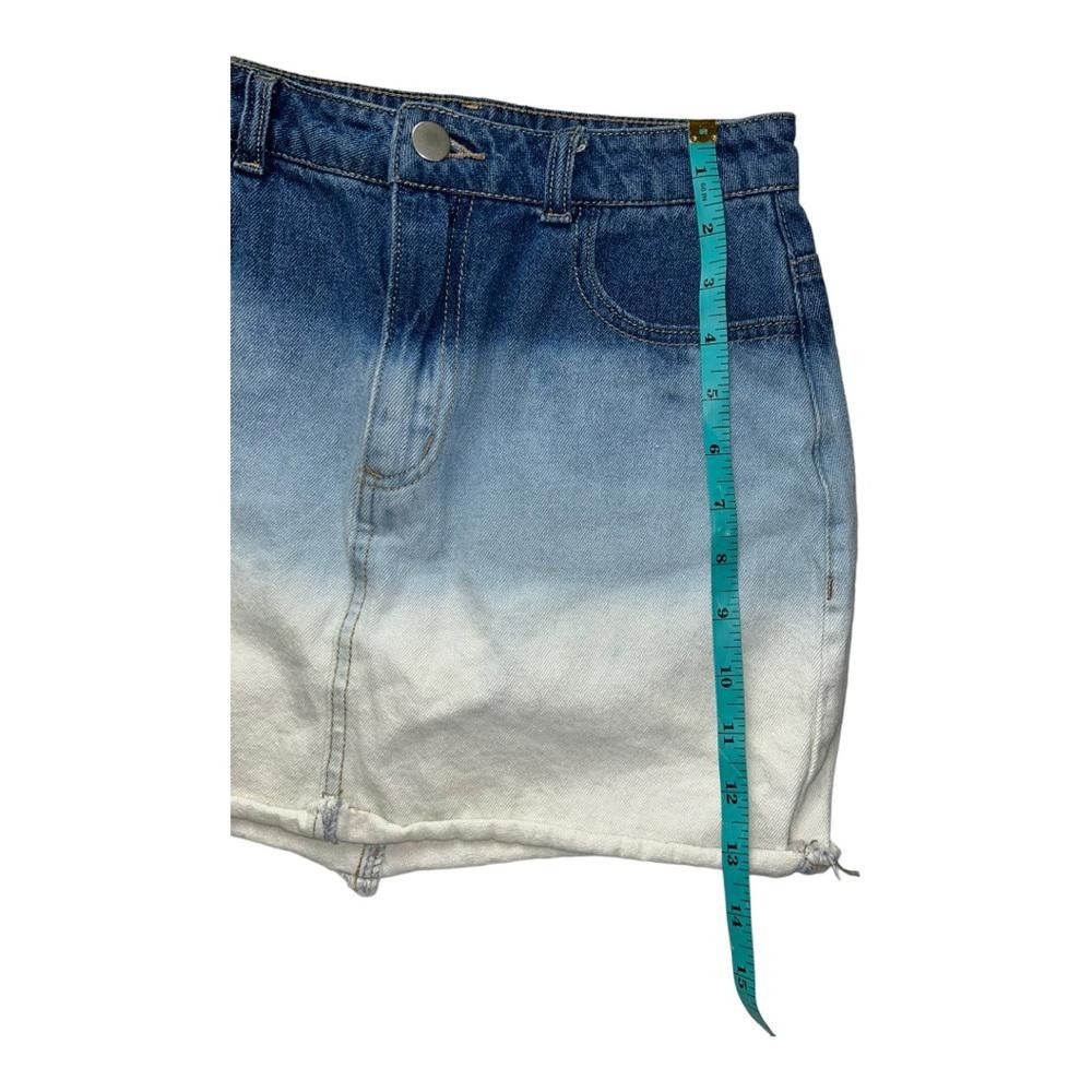 Forever 21 Ombré Denim Raw Hem Mini Skirt Size 4 Size 28" / US 6 / IT 42 - 4 Thumbnail